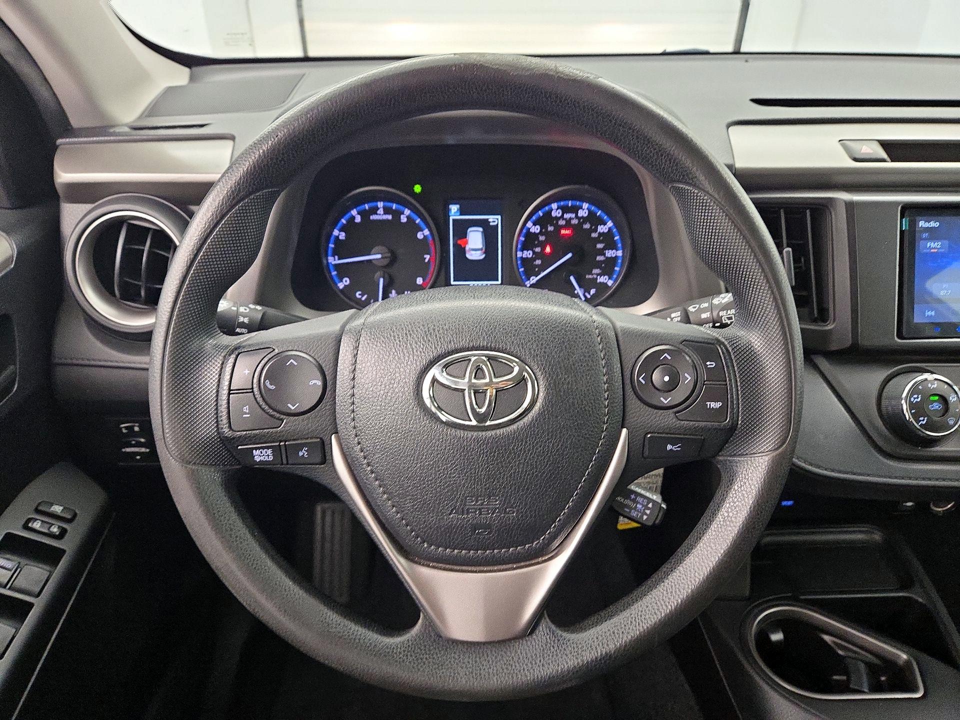 Thumbnail: 2017 Toyota RAV4 - 10