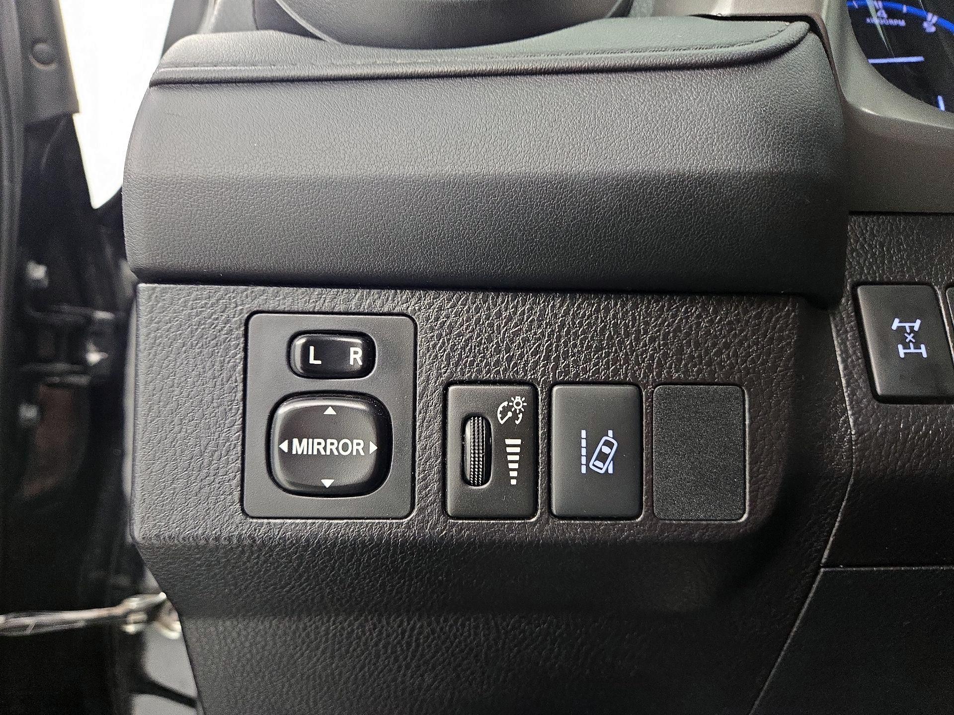 Thumbnail: 2017 Toyota RAV4 - 13