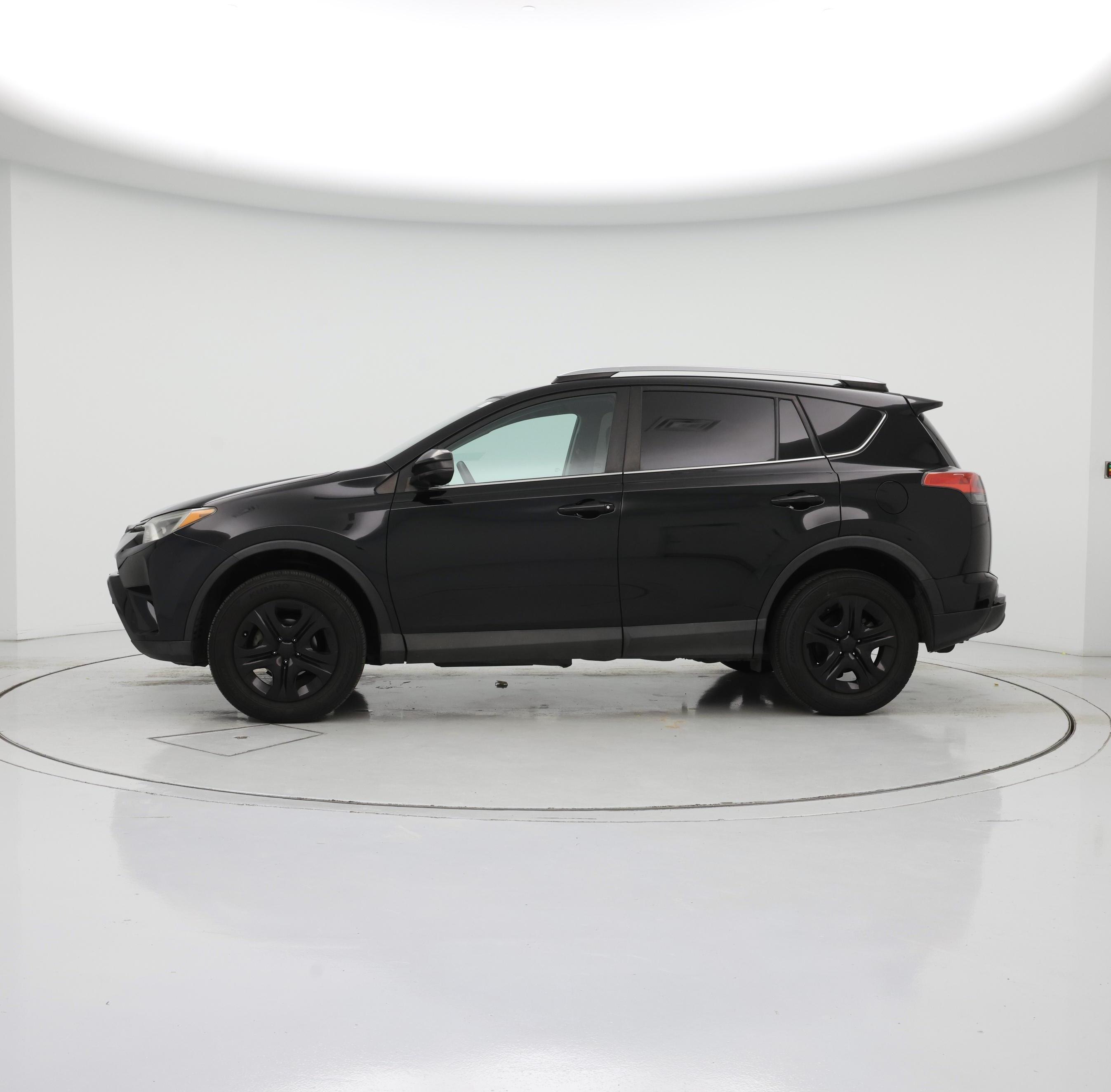 Thumbnail: 2017 Toyota RAV4 - 3