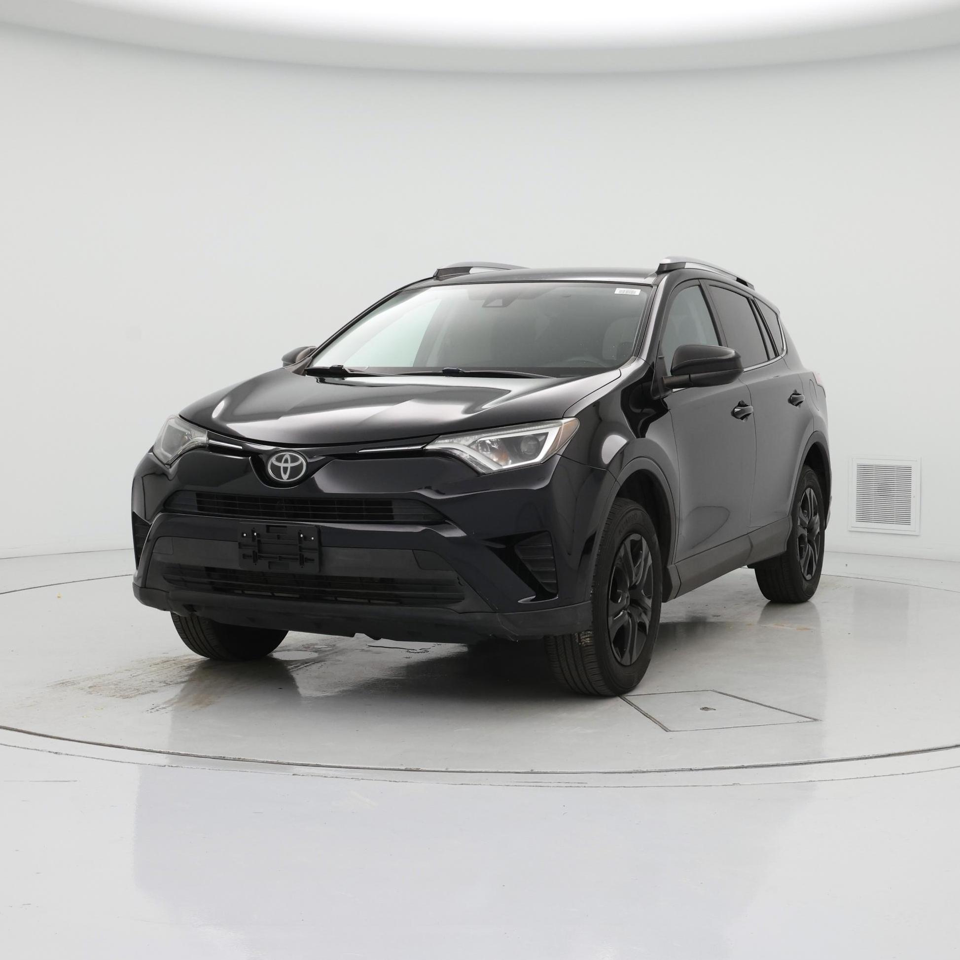 Thumbnail: 2017 Toyota RAV4 - 4
