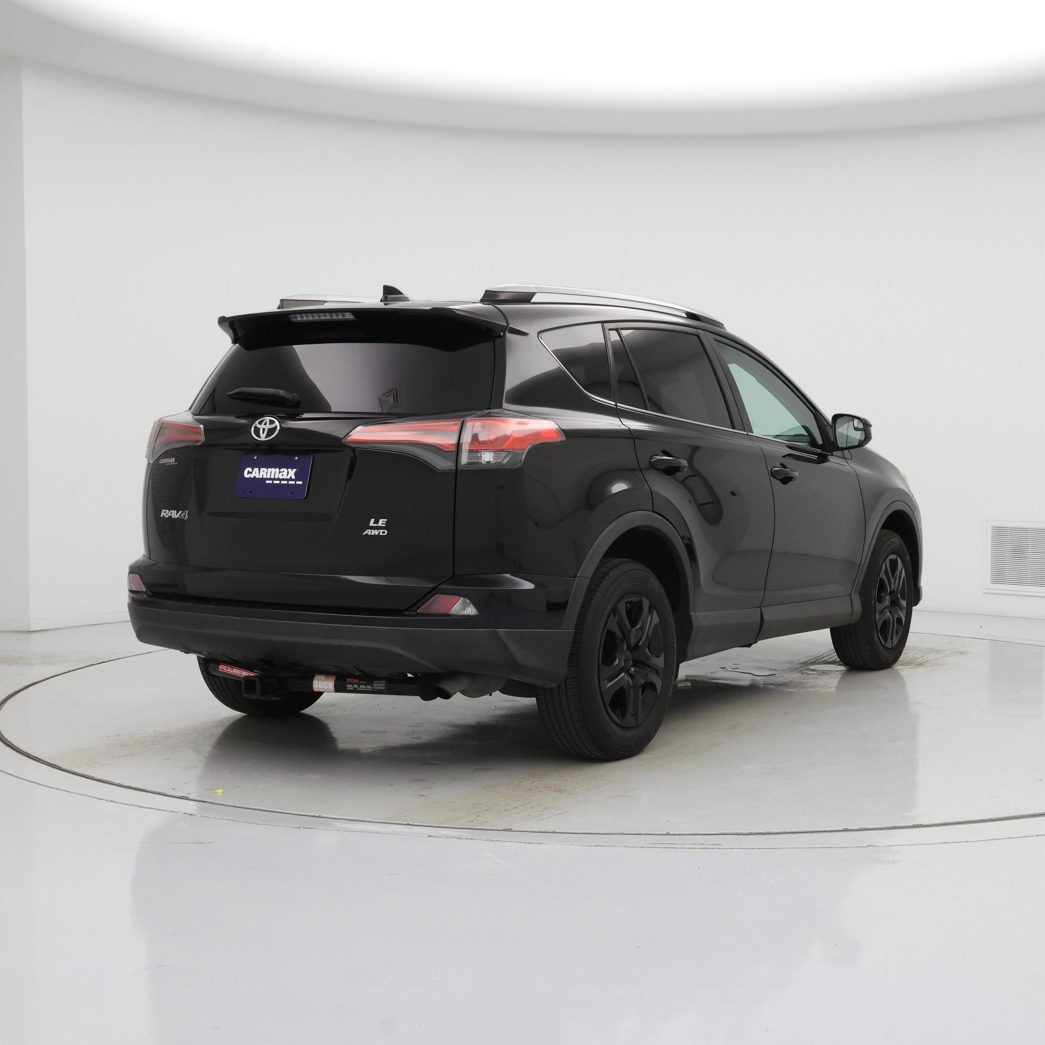 Thumbnail: 2017 Toyota RAV4 - 8