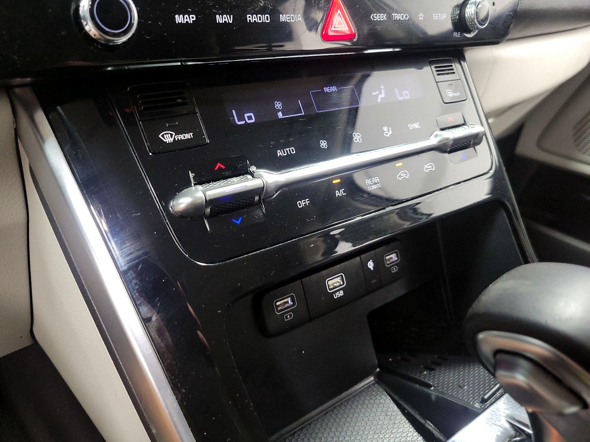 Thumbnail: 2023 Kia Carnival - 17