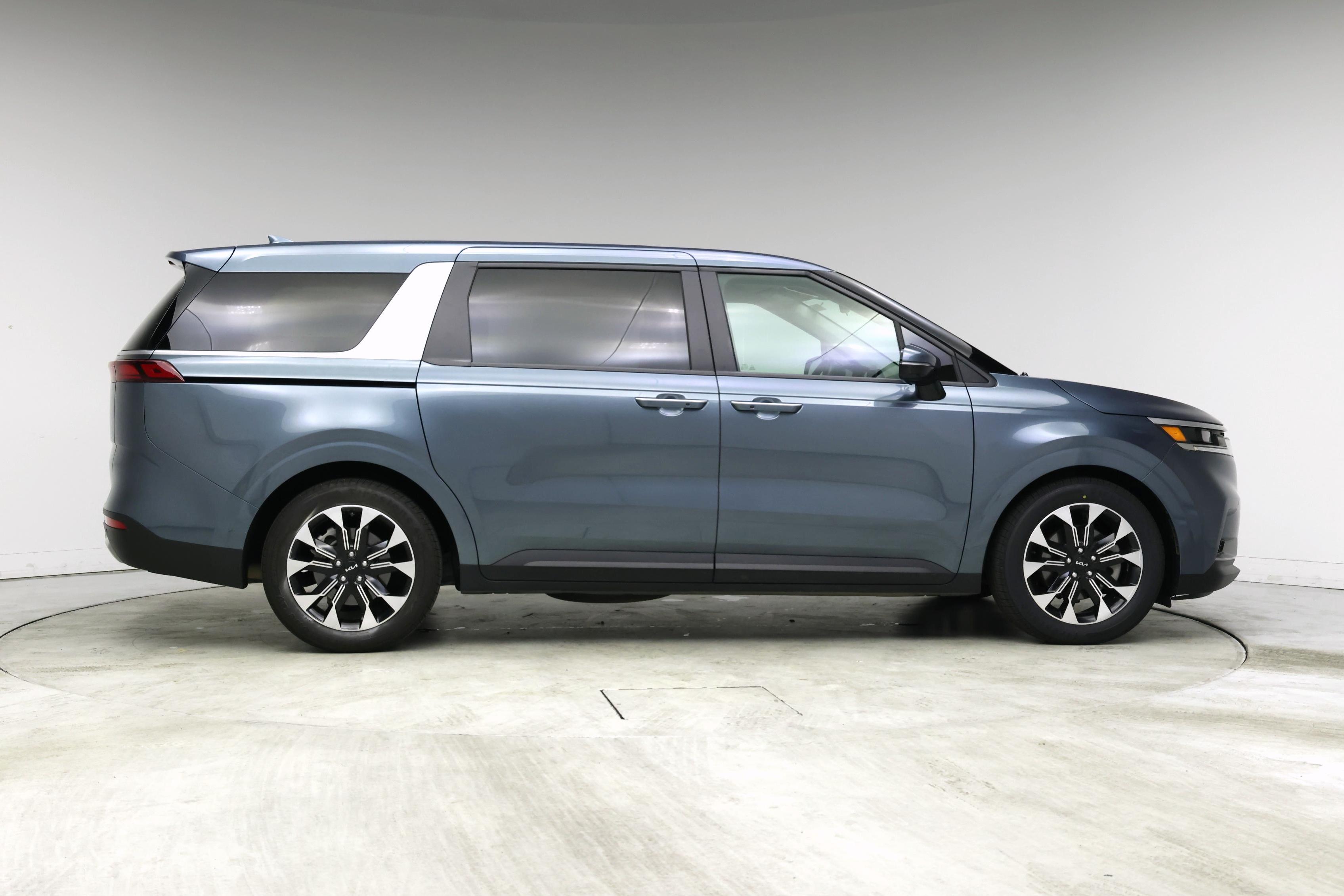 Thumbnail: 2023 Kia Carnival - 7