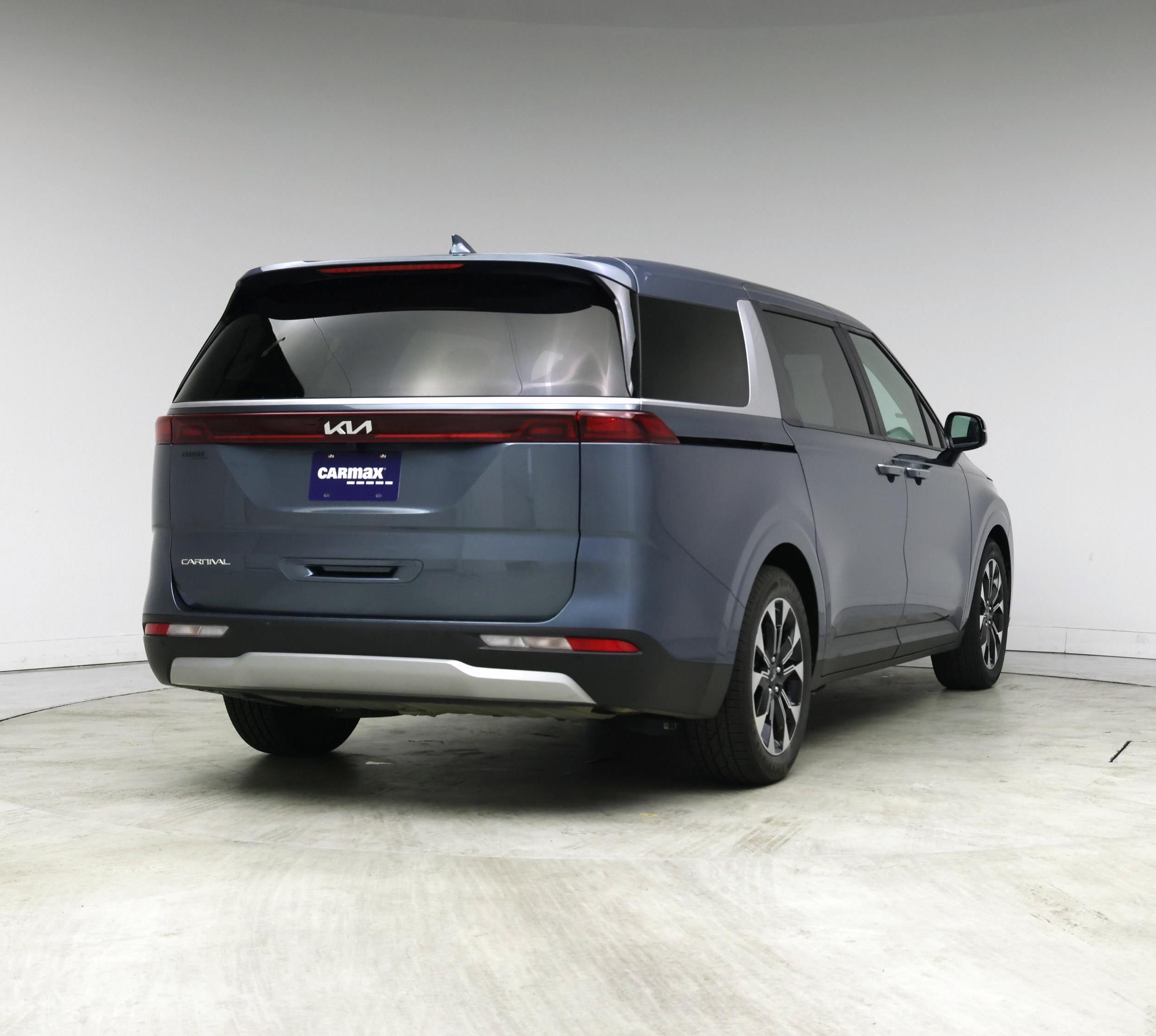 Thumbnail: 2023 Kia Carnival - 8