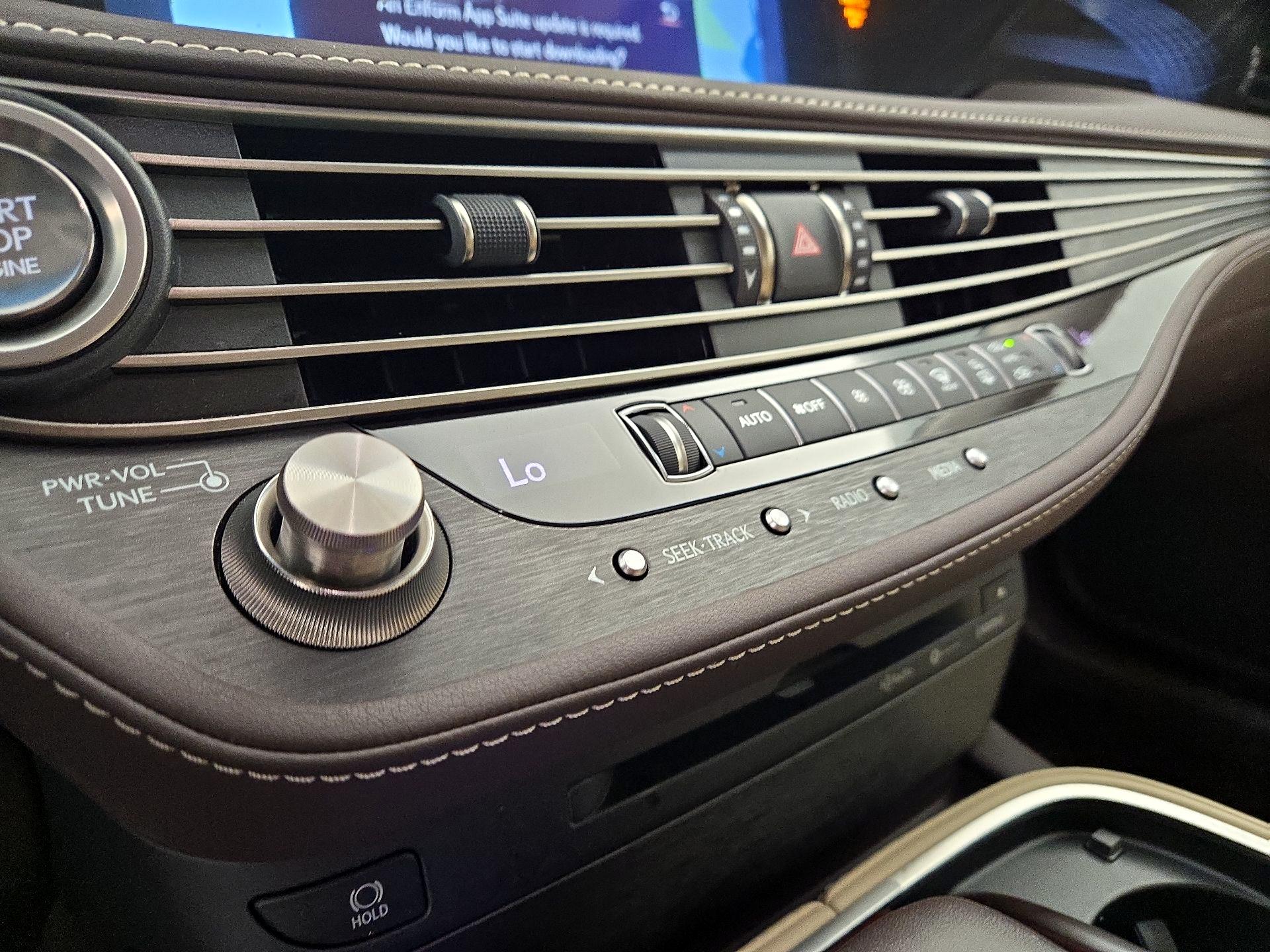 Thumbnail: 2020 Lexus LS - 17