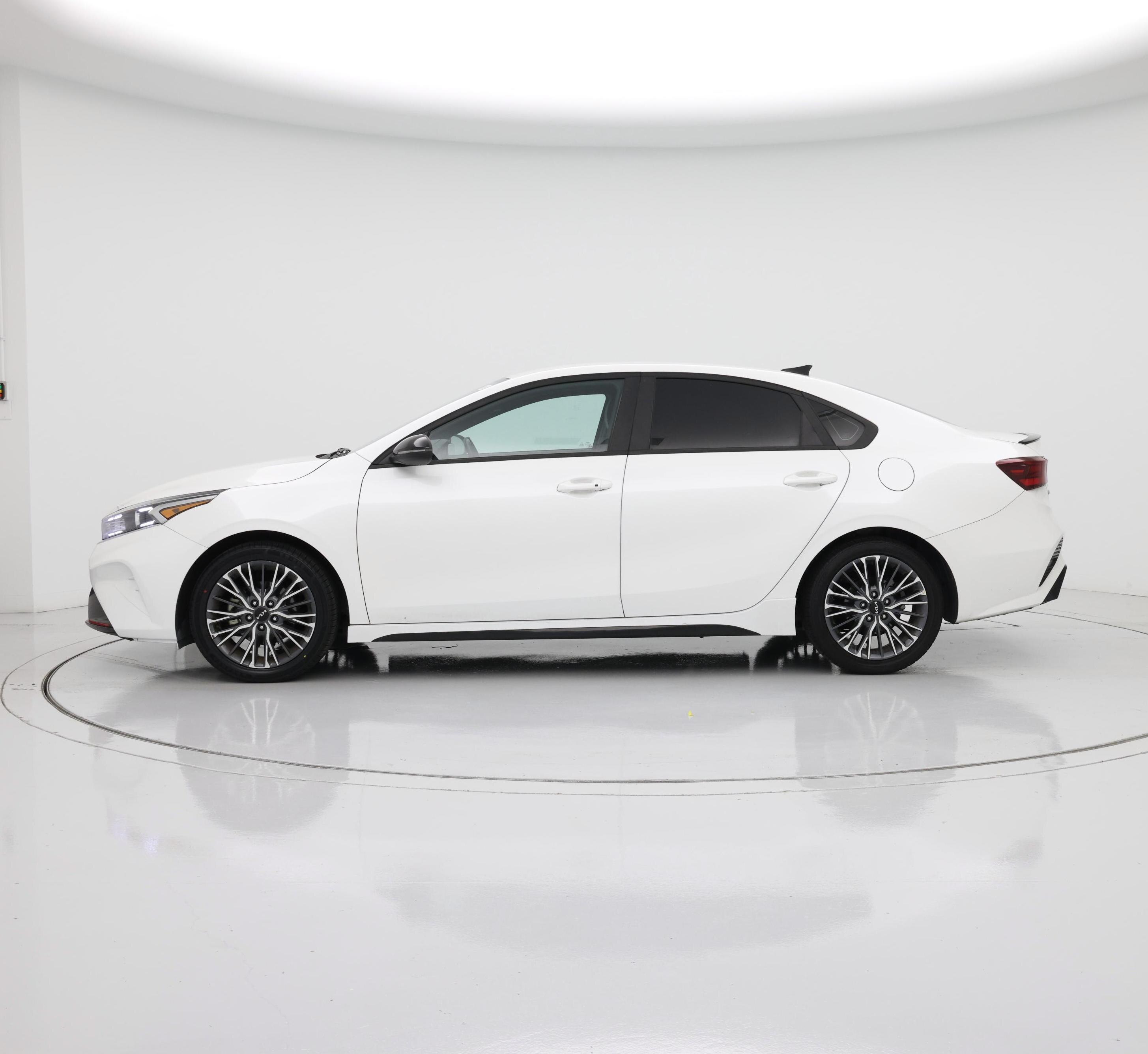 Thumbnail: 2023 Kia Forte - 3