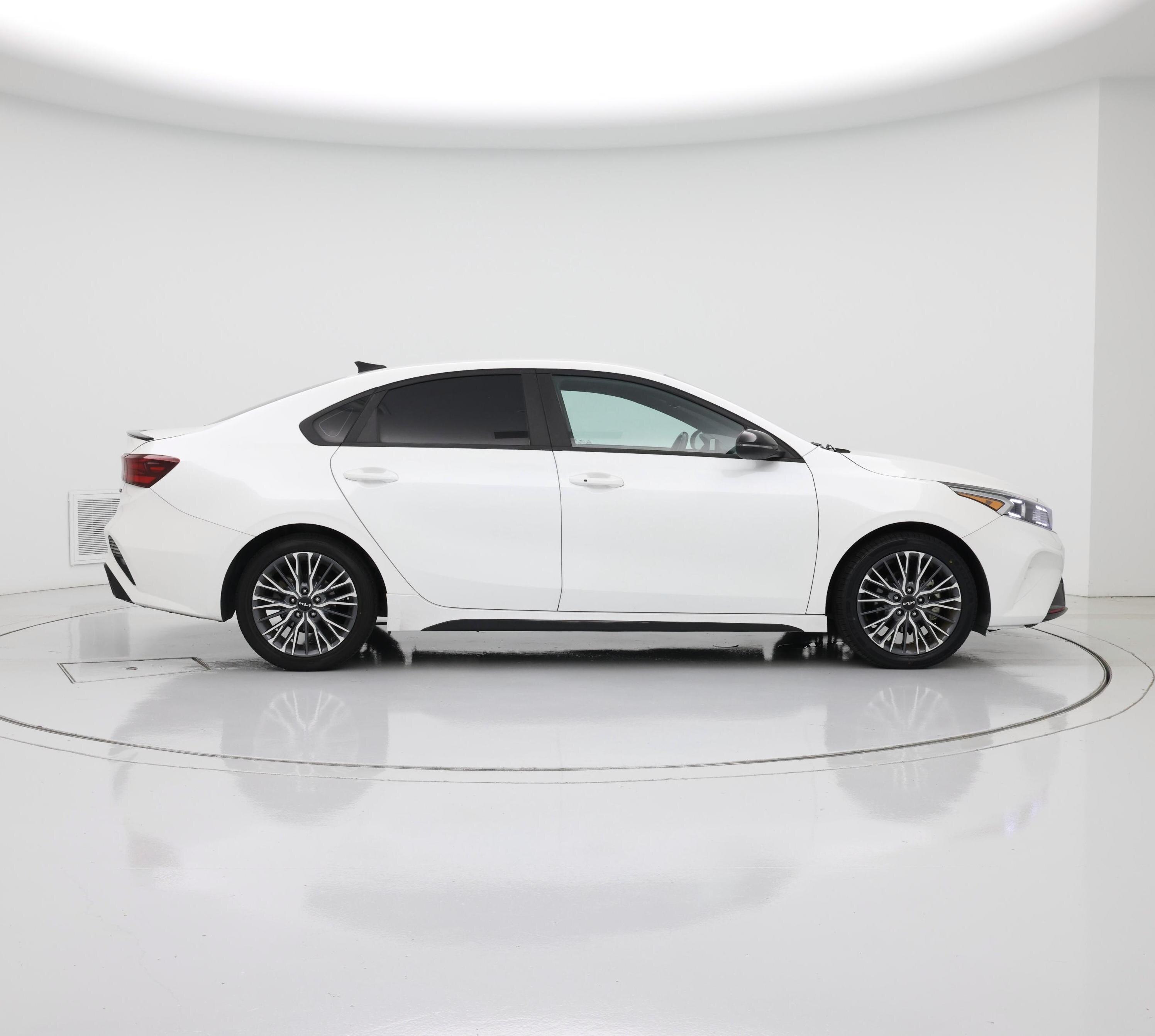 Thumbnail: 2023 Kia Forte - 7
