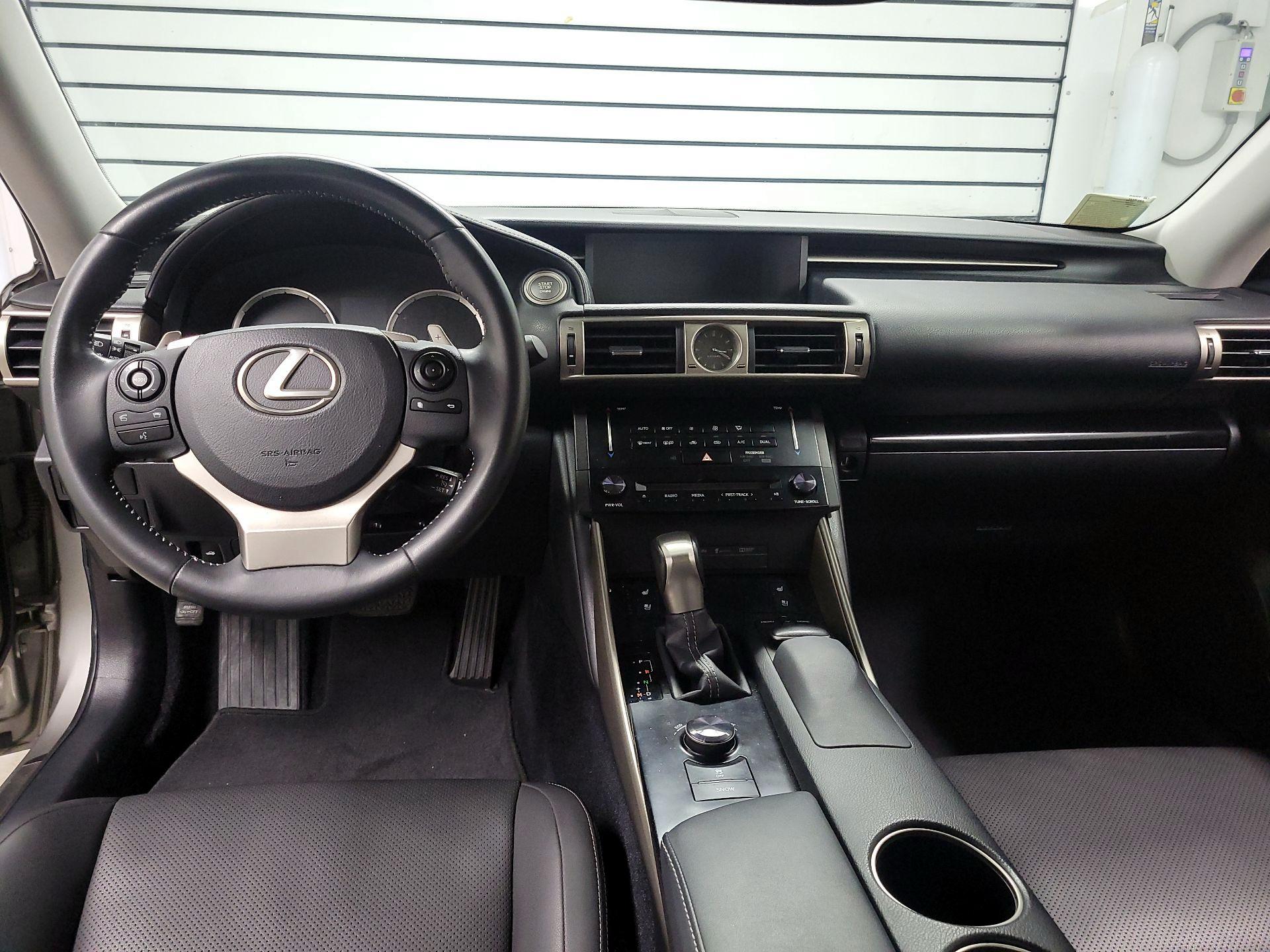 Thumbnail: 2014 Lexus IS - 9