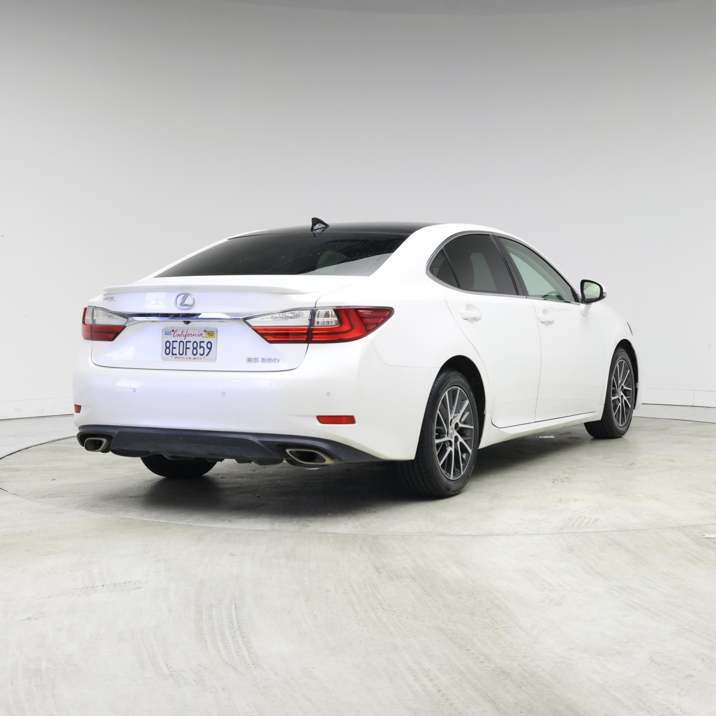Thumbnail: 2017 Lexus ES - 8