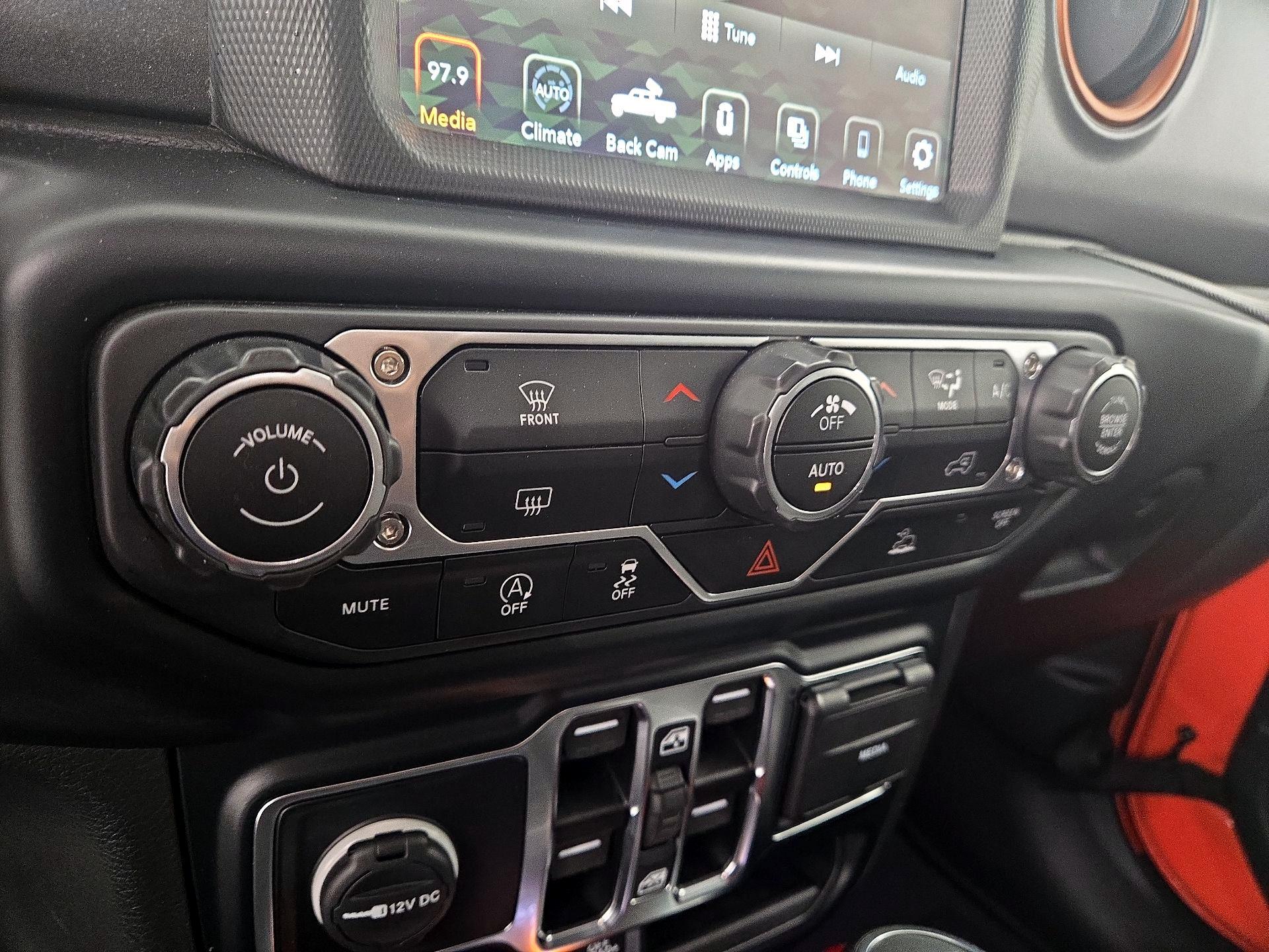 Thumbnail: 2023 Jeep Gladiator - 16