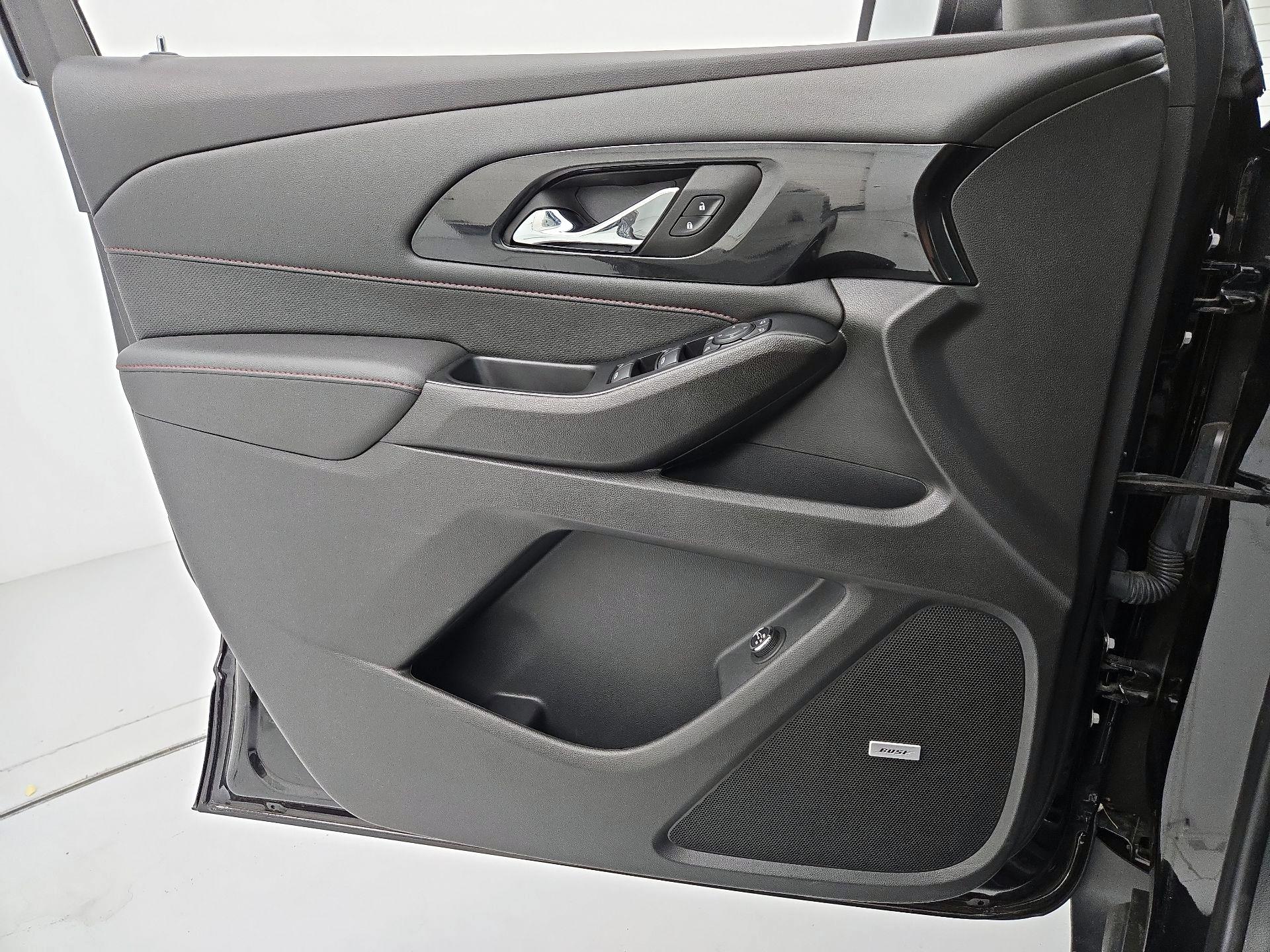 Thumbnail: 2023 Chevrolet Traverse - 12