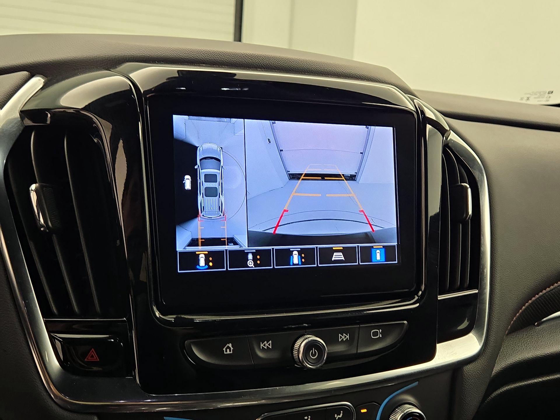 Thumbnail: 2023 Chevrolet Traverse - 15