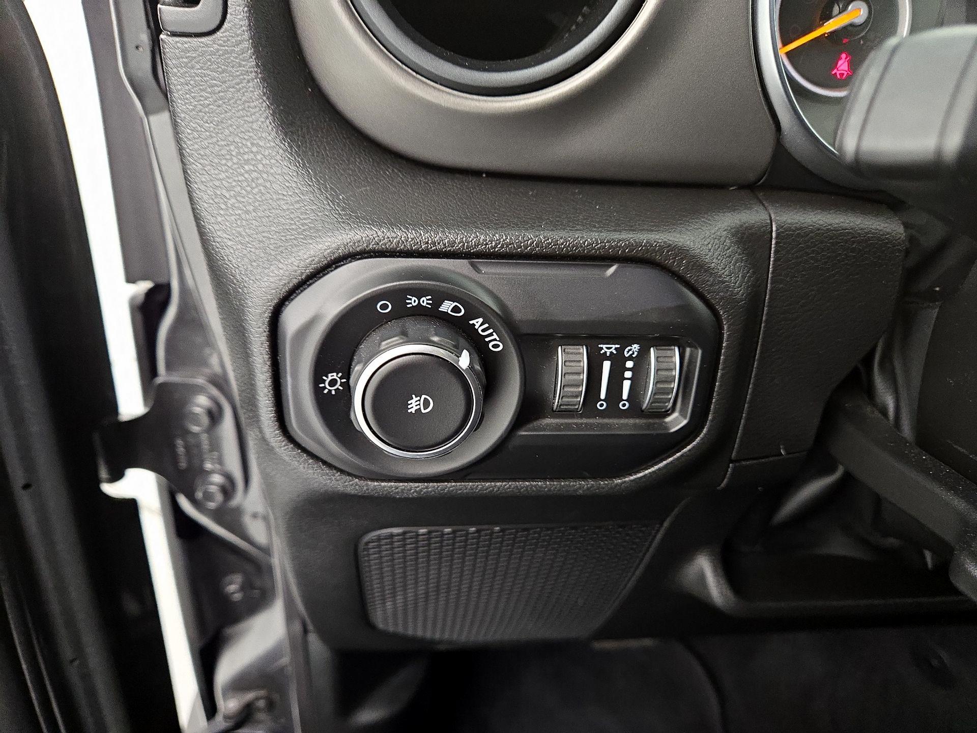 Thumbnail: 2021 Jeep Wrangler - 13