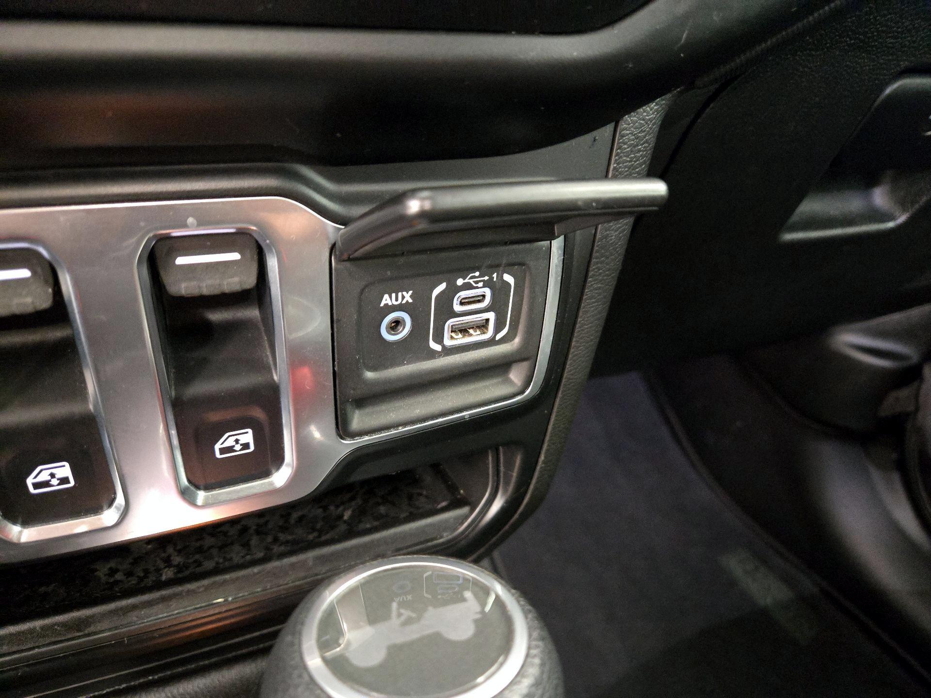 Thumbnail: 2021 Jeep Wrangler - 18