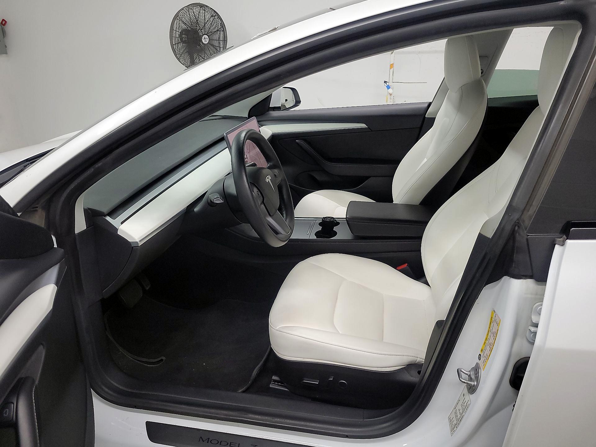 Thumbnail: 2021 Tesla Model 3 - 11