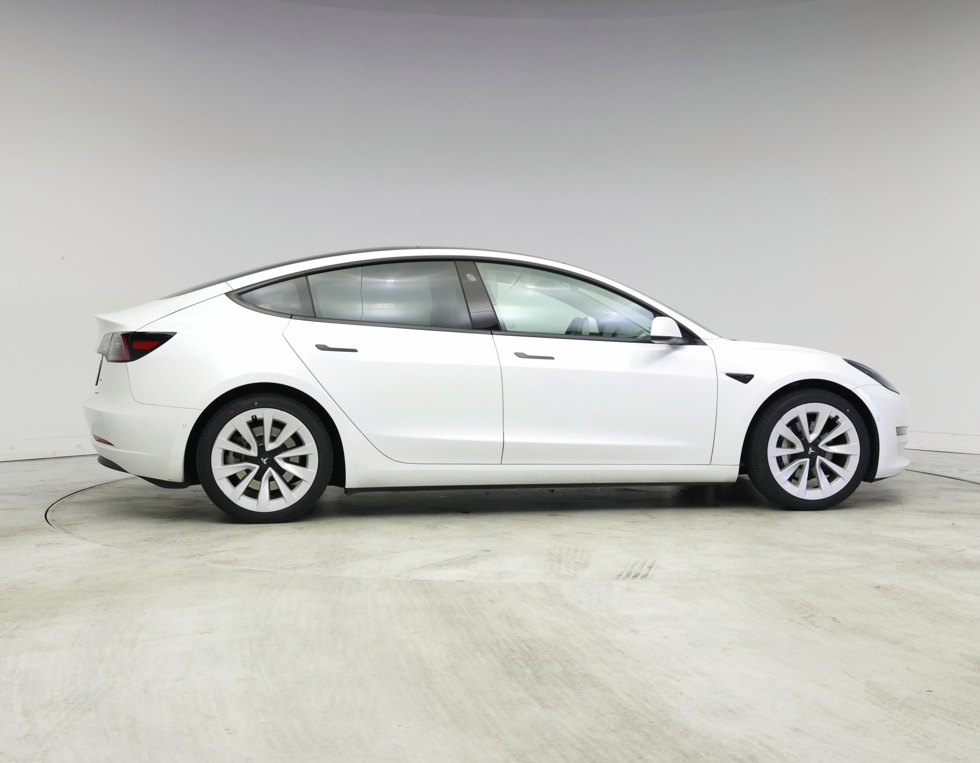 Thumbnail: 2021 Tesla Model 3 - 7