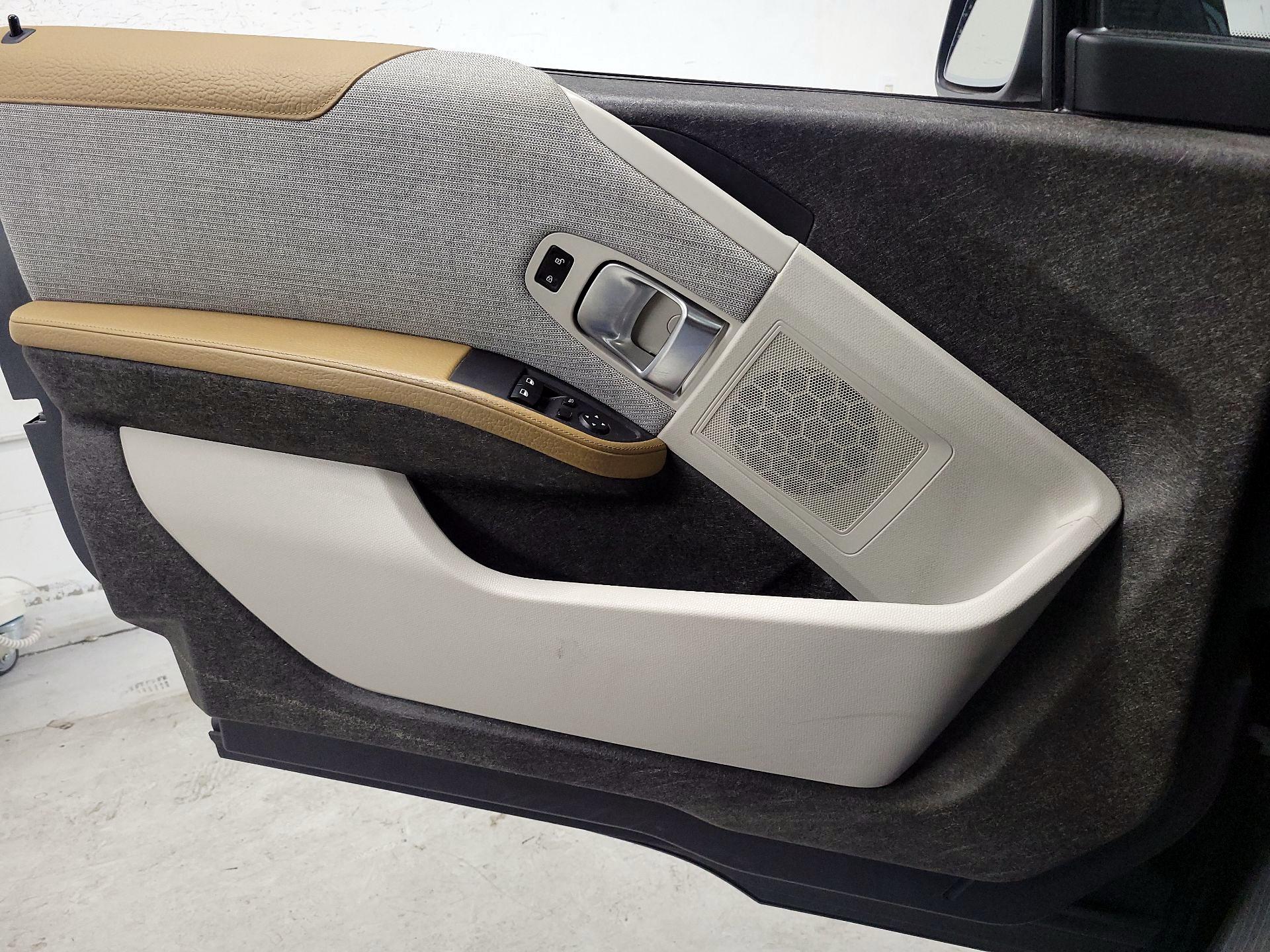 Thumbnail: 2017 BMW i3 - 12