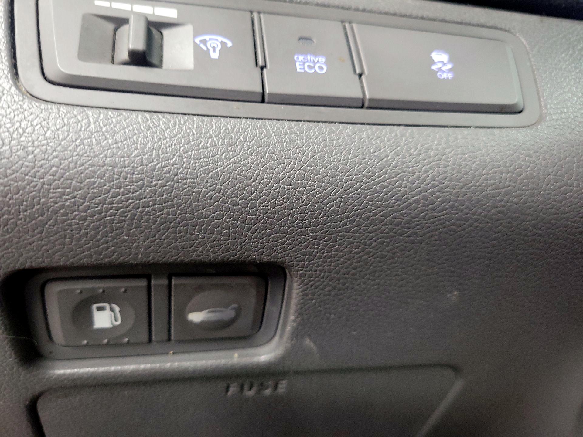 Thumbnail: 2014 Hyundai Sonata - 13