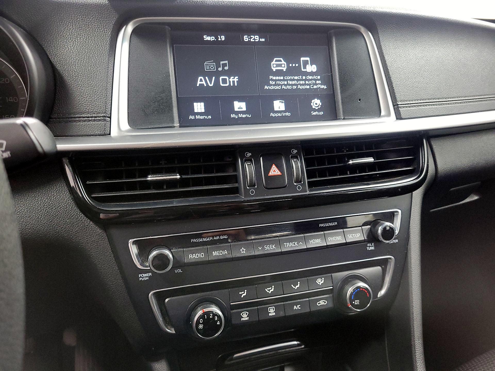 Thumbnail: 2019 Kia Optima - 15