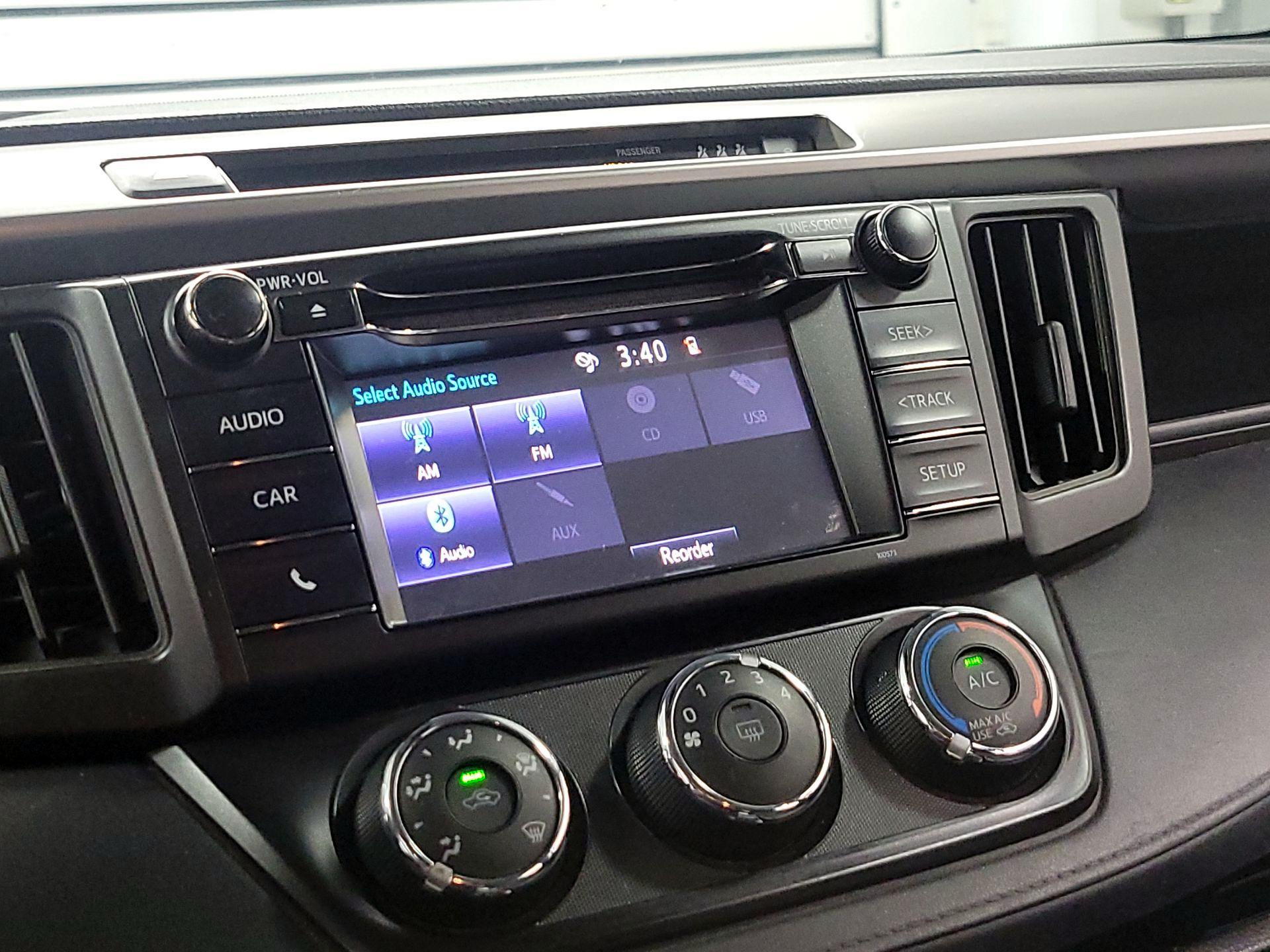 Thumbnail: 2018 Toyota RAV4 - 14