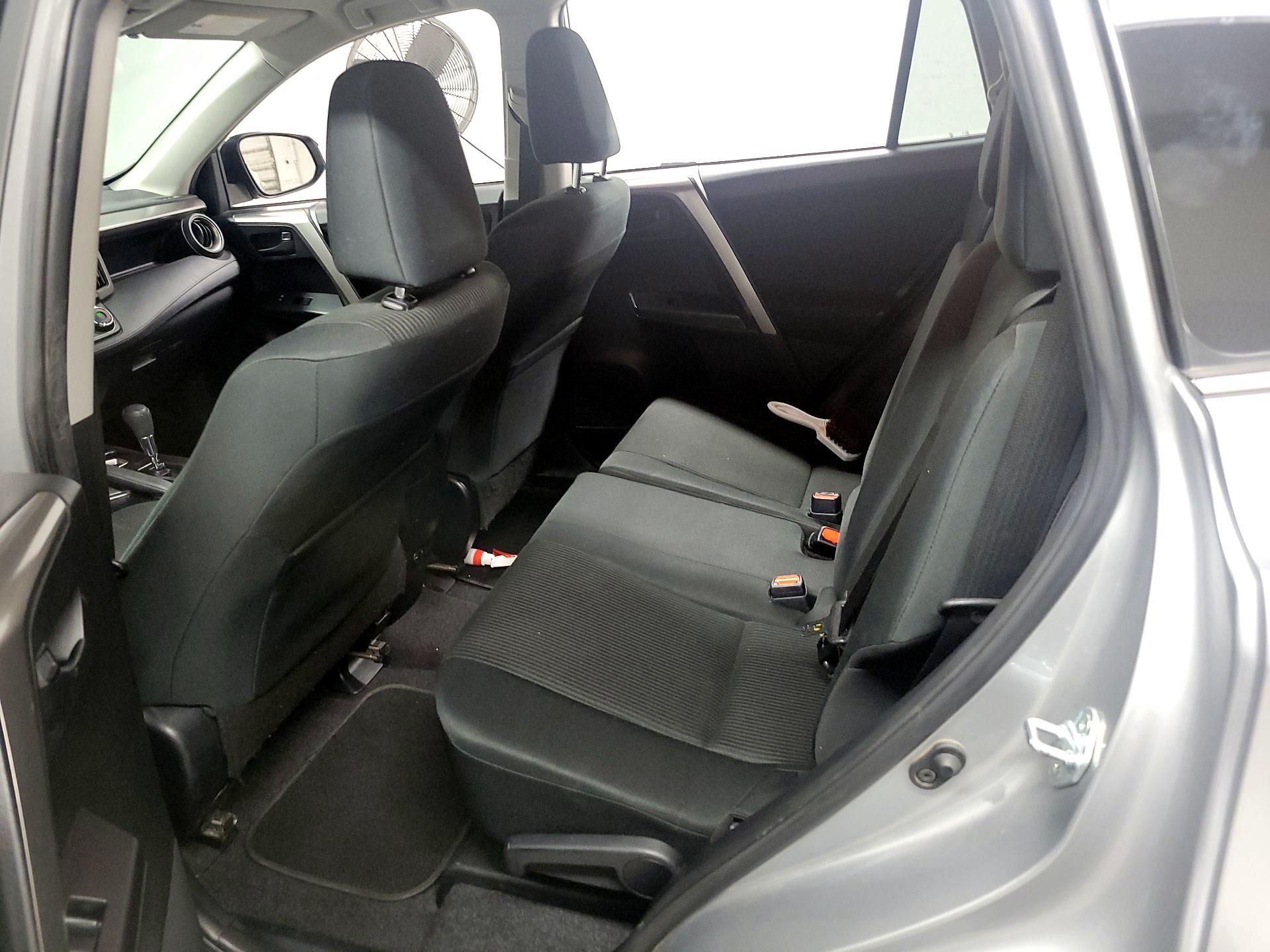 Thumbnail: 2018 Toyota RAV4 - 17