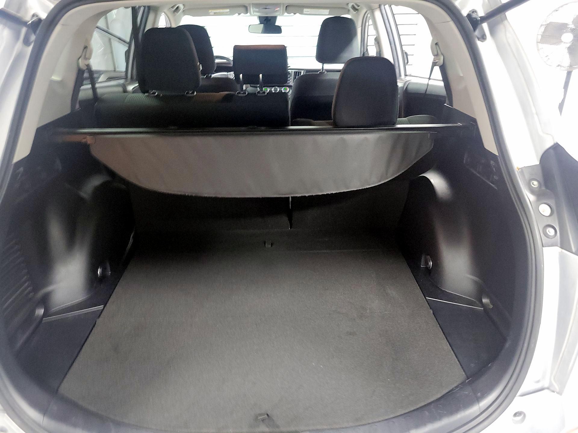 Thumbnail: 2018 Toyota RAV4 - 18