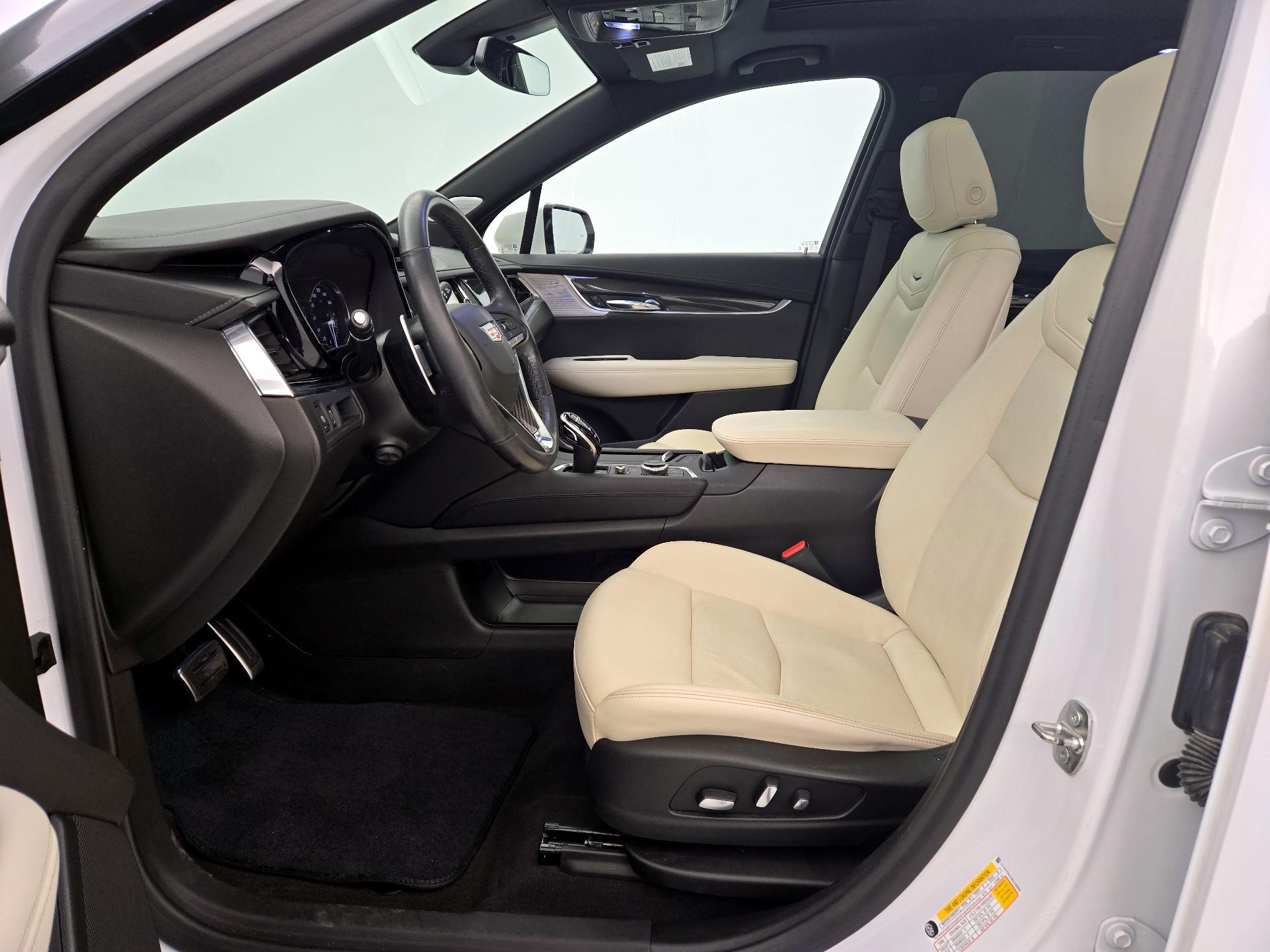 Thumbnail: 2021 Cadillac XT6 - 11