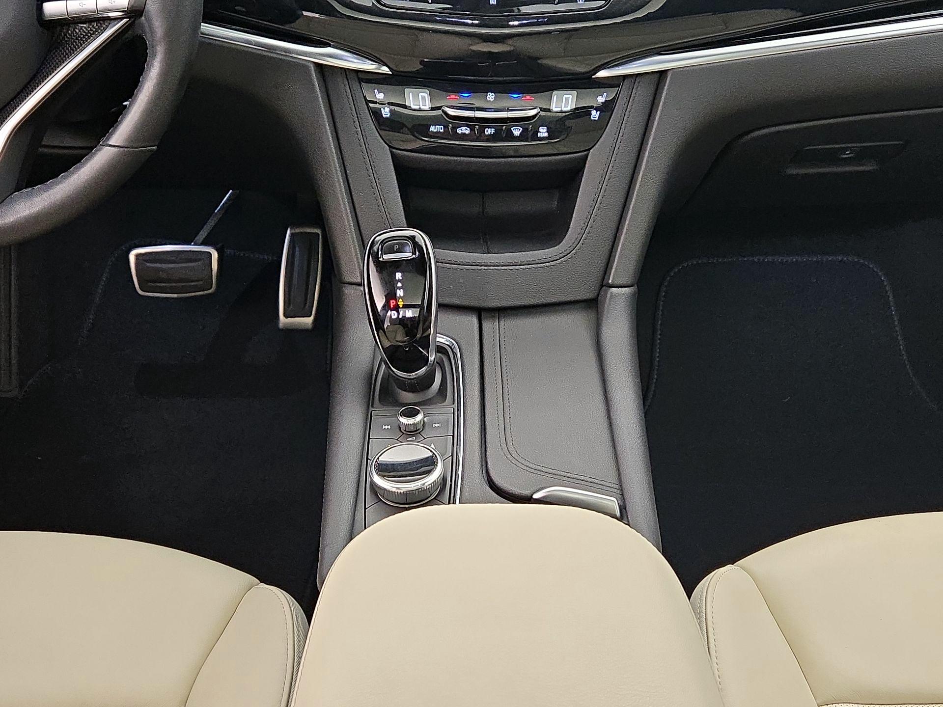 Thumbnail: 2021 Cadillac XT6 - 18