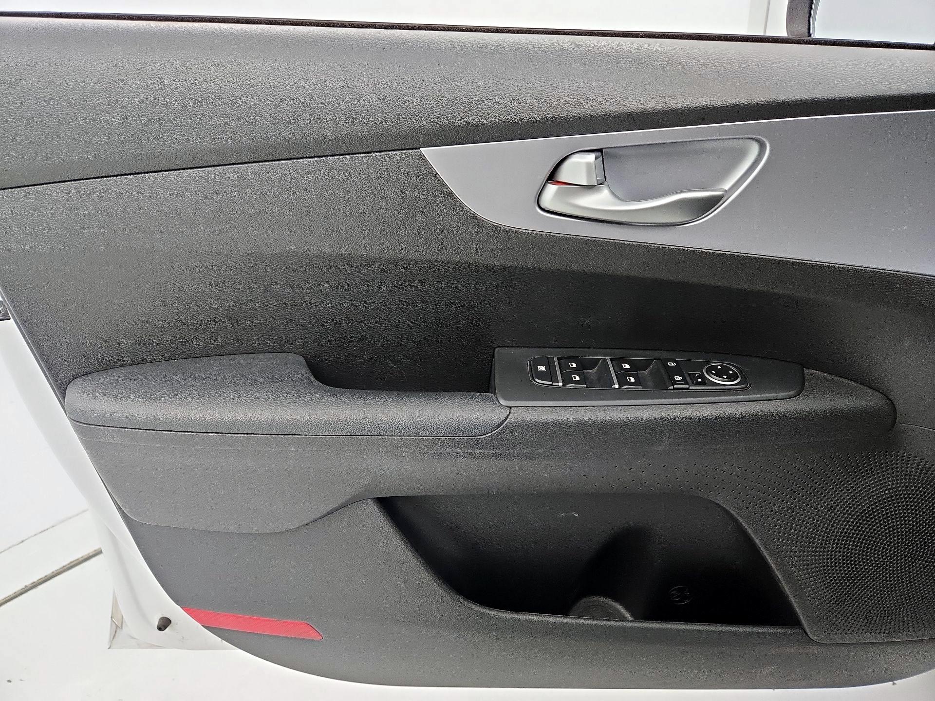 Thumbnail: 2023 Kia Forte - 12