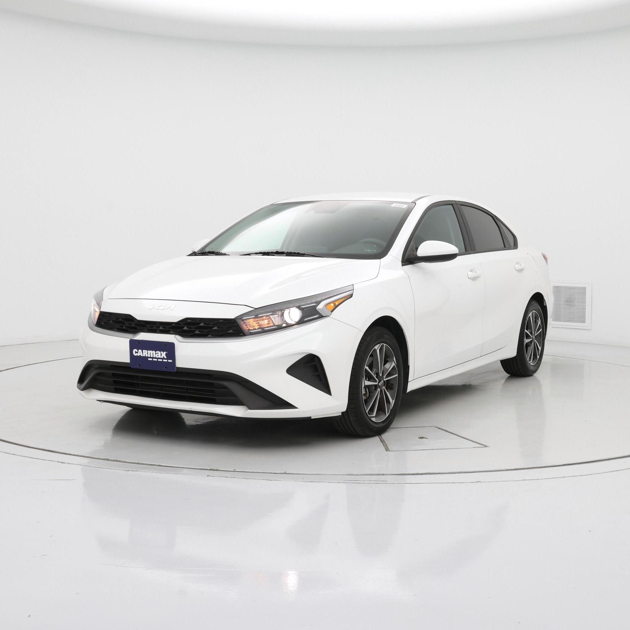 Thumbnail: 2023 Kia Forte - 4