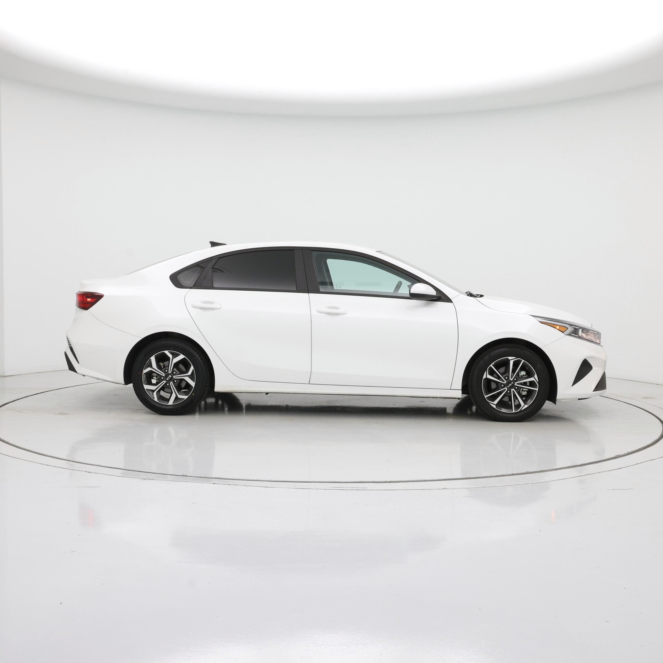 Thumbnail: 2023 Kia Forte - 7