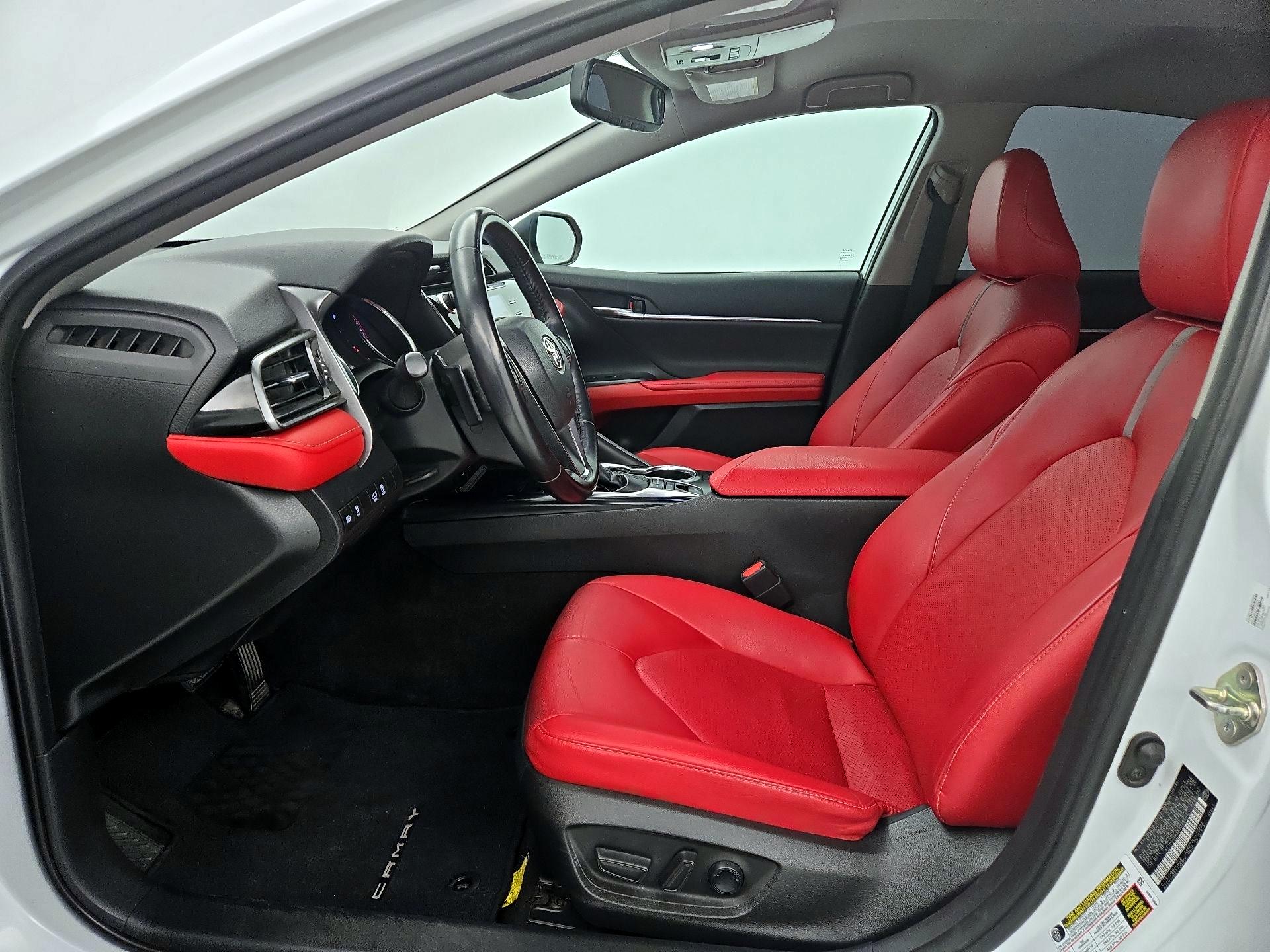Thumbnail: 2019 Toyota Camry - 11
