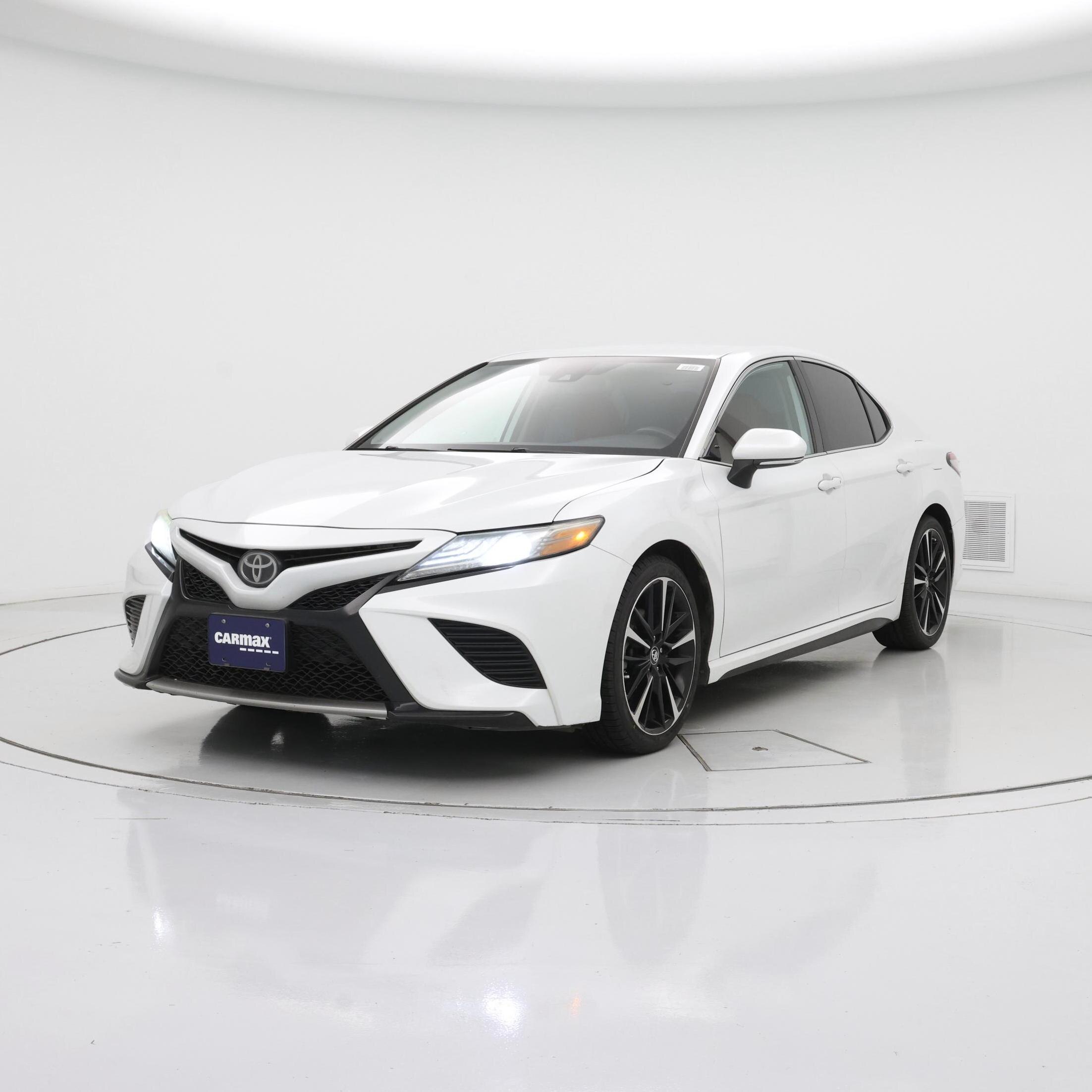 Thumbnail: 2019 Toyota Camry - 4