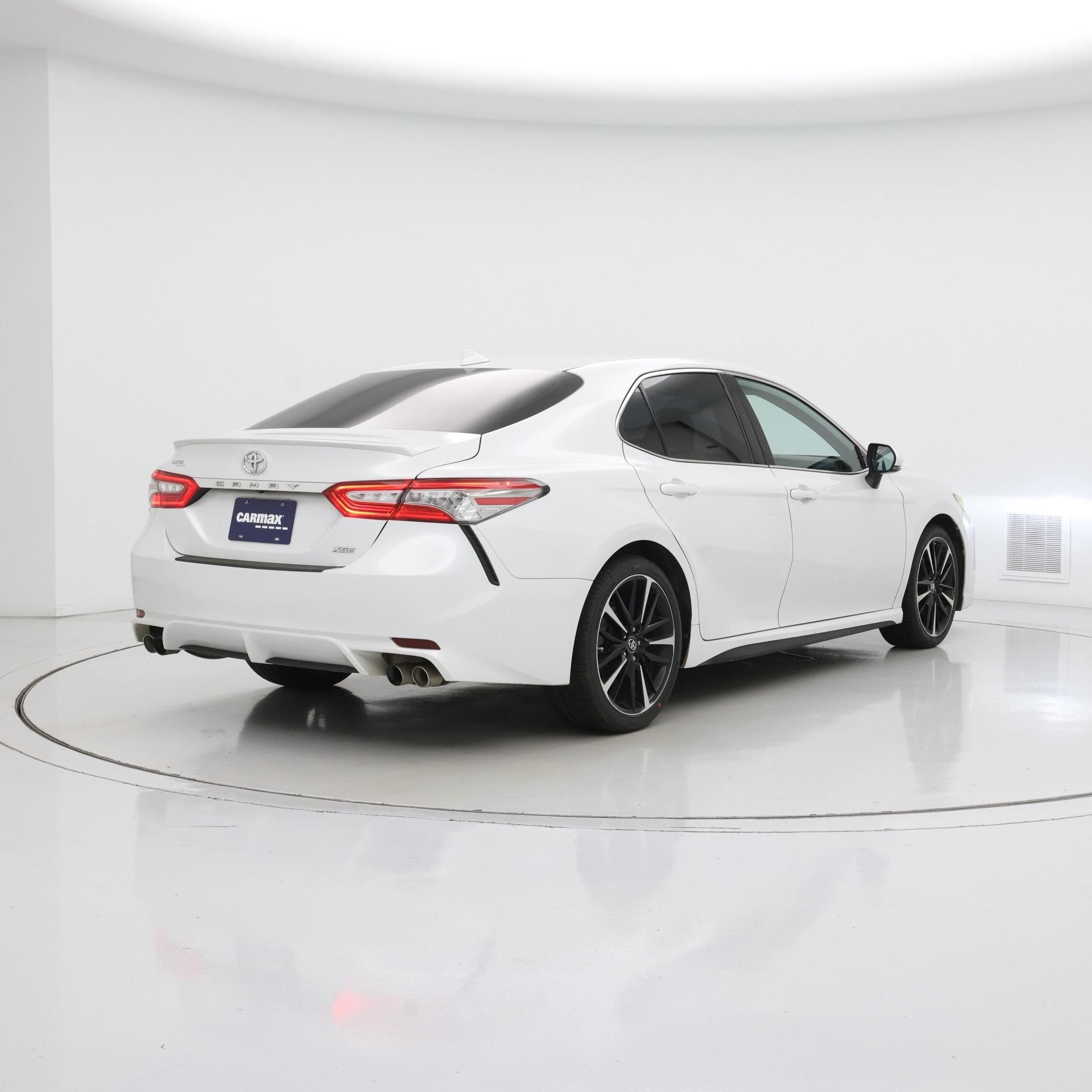 Thumbnail: 2019 Toyota Camry - 8