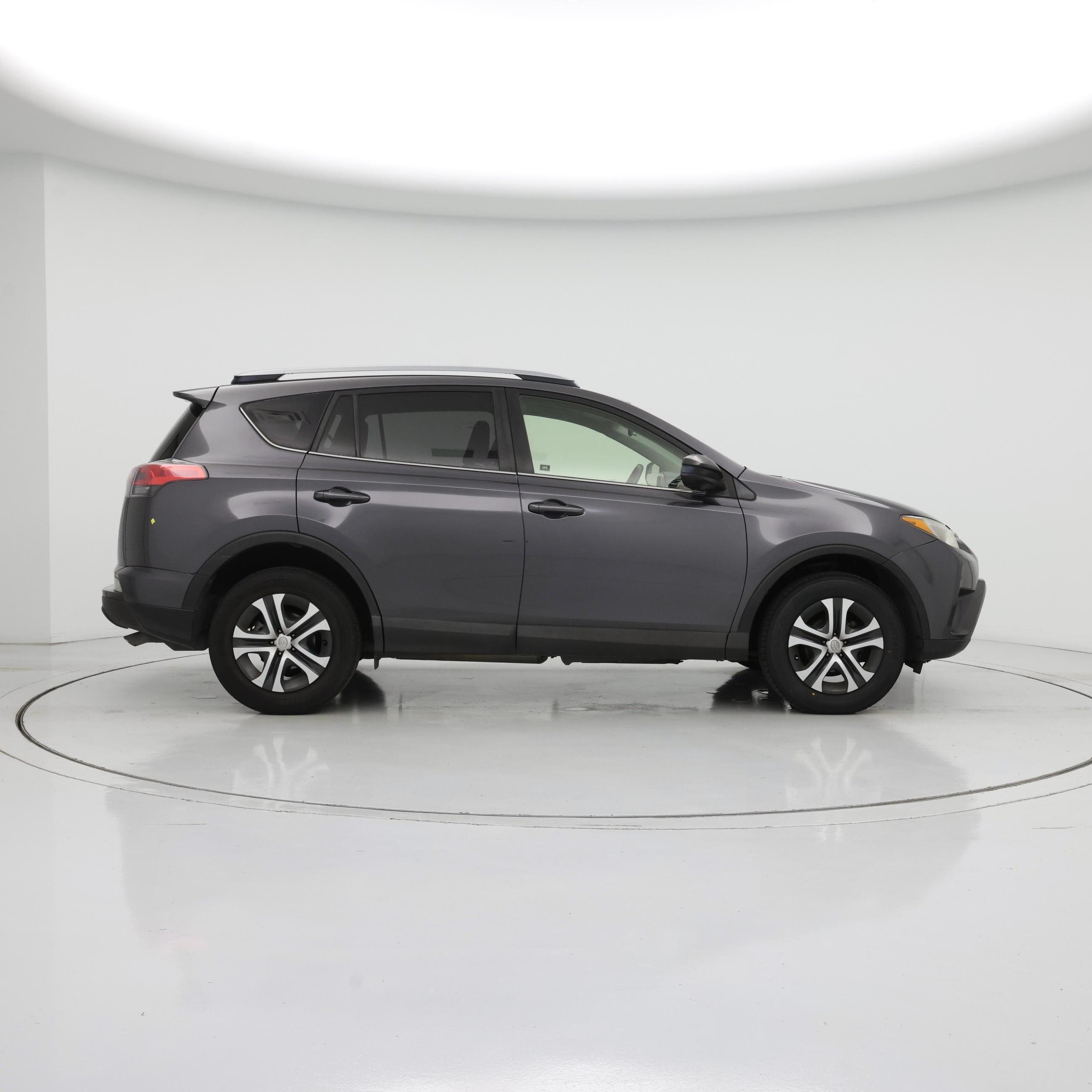 Thumbnail: 2017 Toyota RAV4 - 7