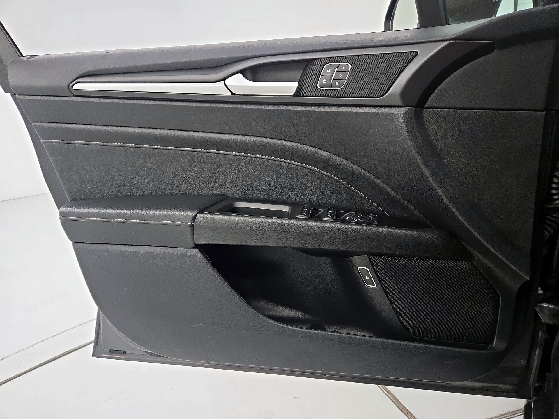 Thumbnail: 2019 Ford Fusion - 12