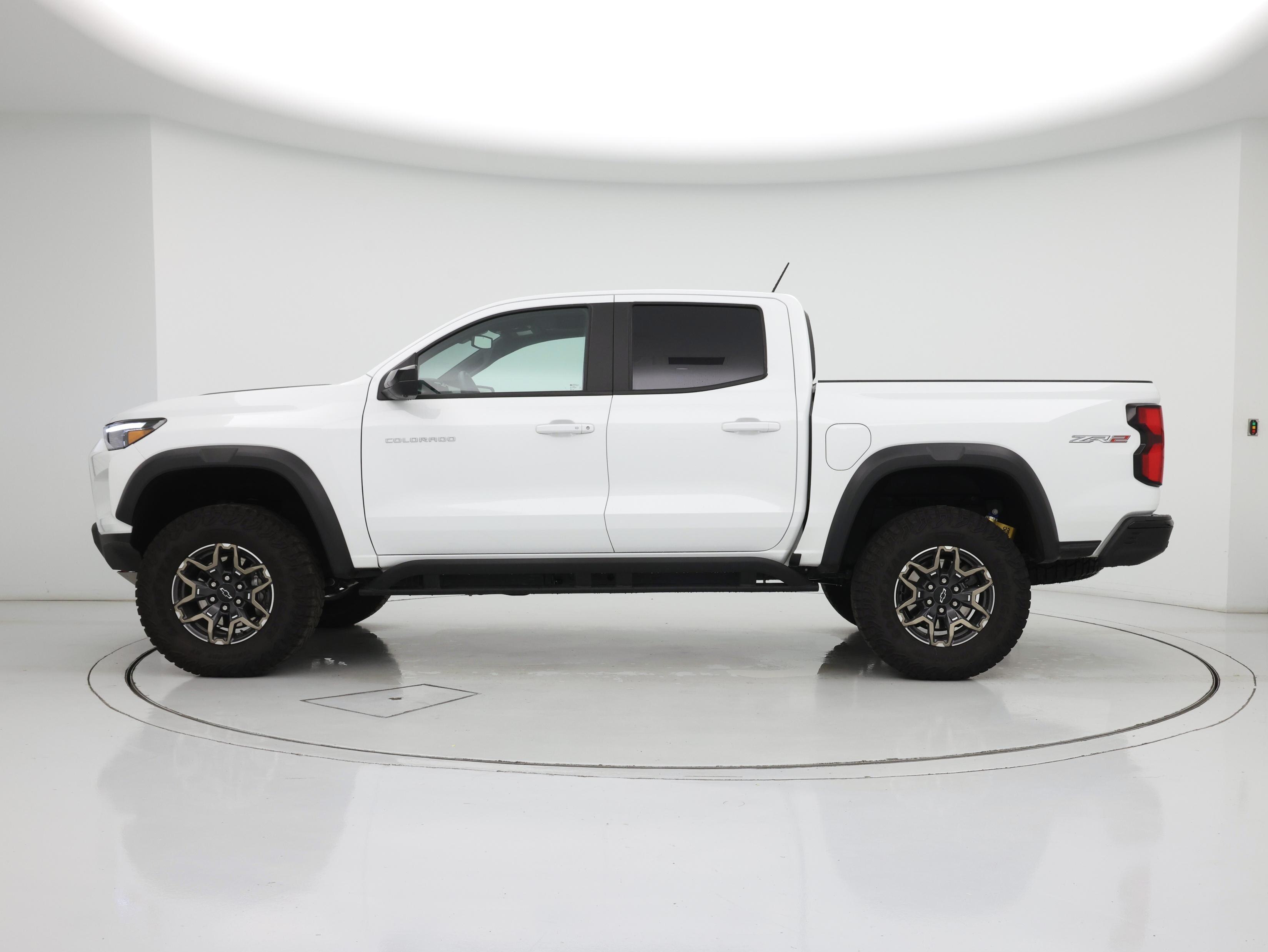 Thumbnail: 2024 Chevrolet Colorado - 3