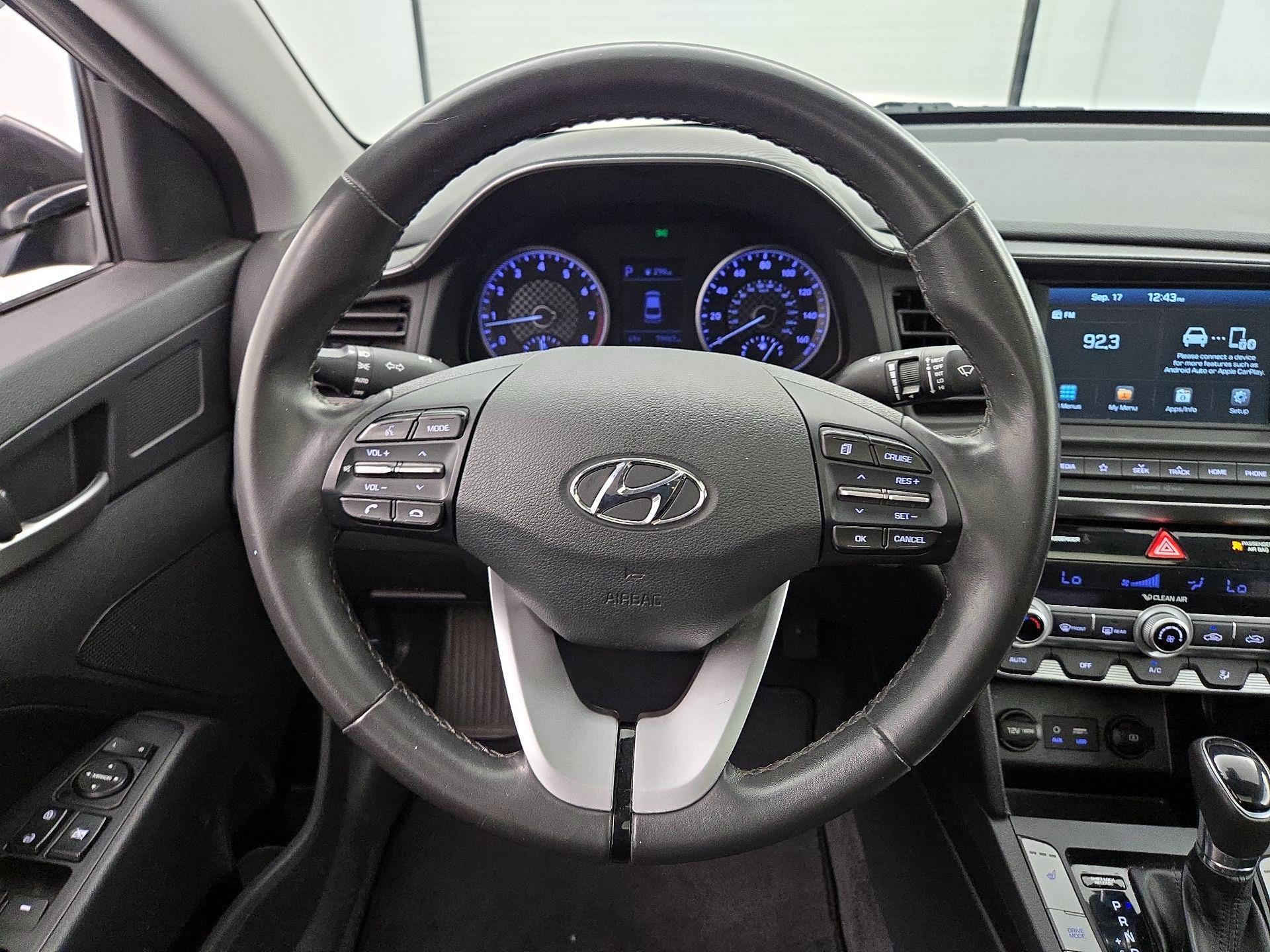 Thumbnail: 2020 Hyundai Elantra - 10