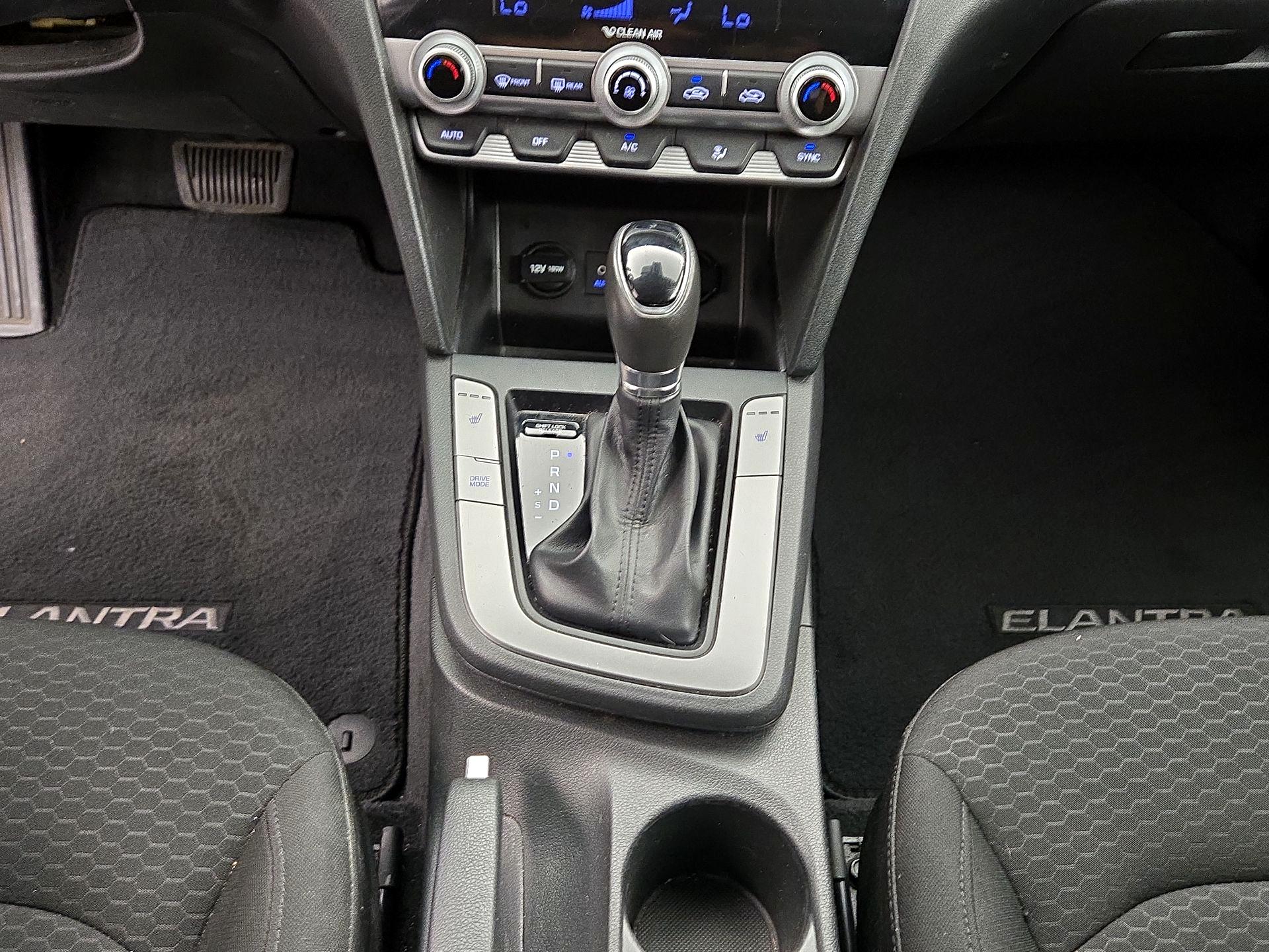Thumbnail: 2020 Hyundai Elantra - 17