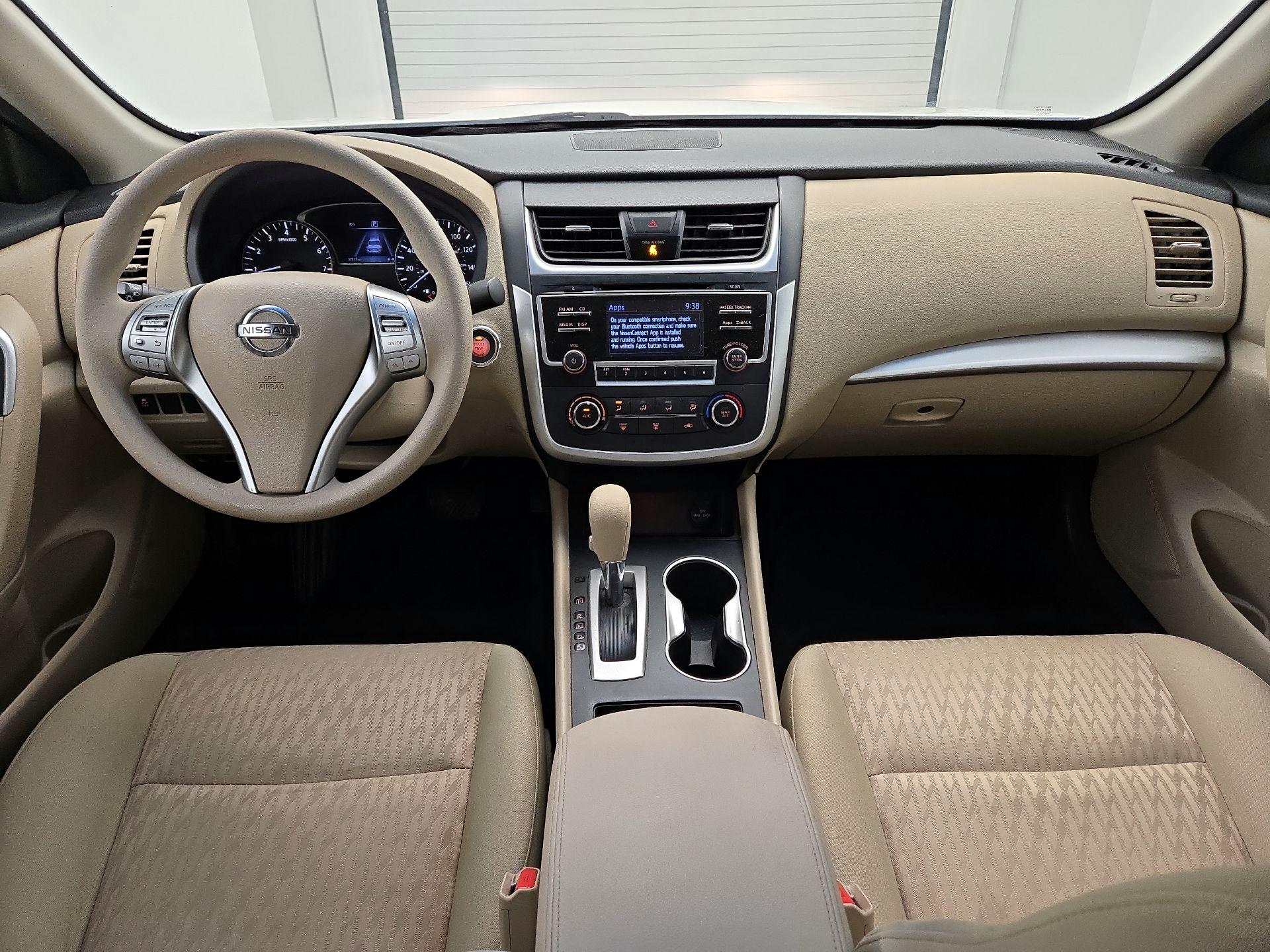 Thumbnail: 2016 Nissan Altima - 9