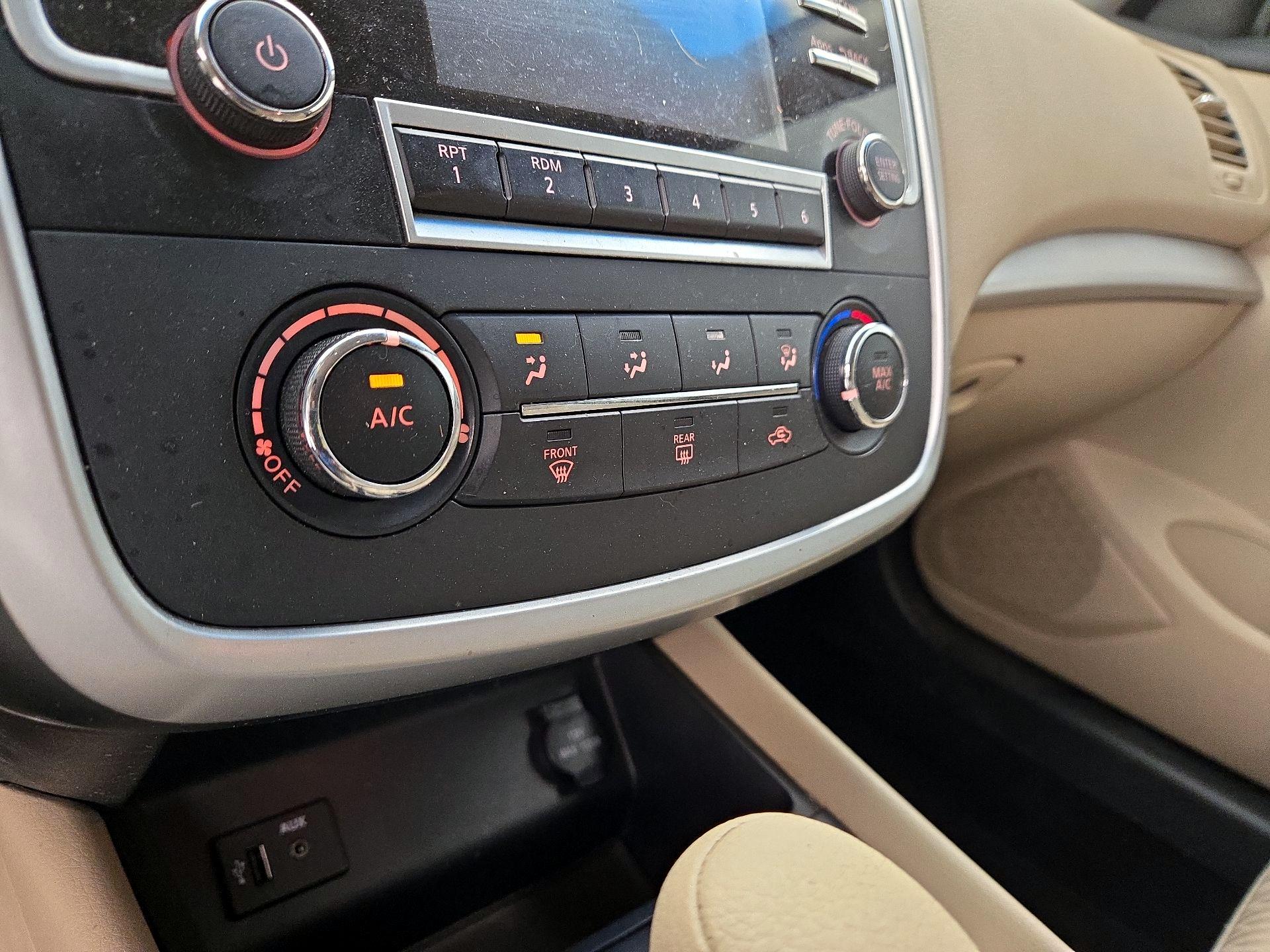 Thumbnail: 2016 Nissan Altima - 16