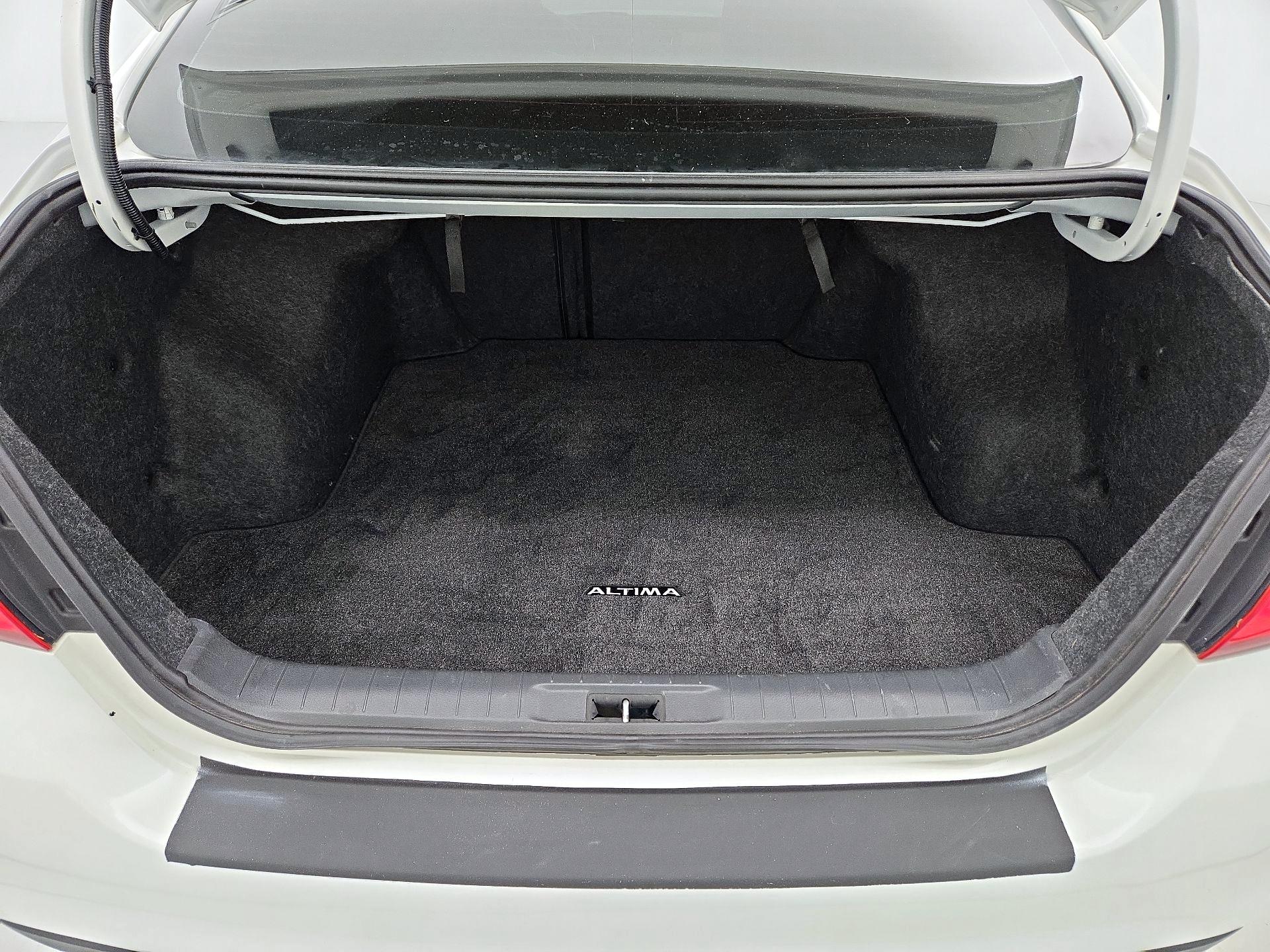 Thumbnail: 2016 Nissan Altima - 20