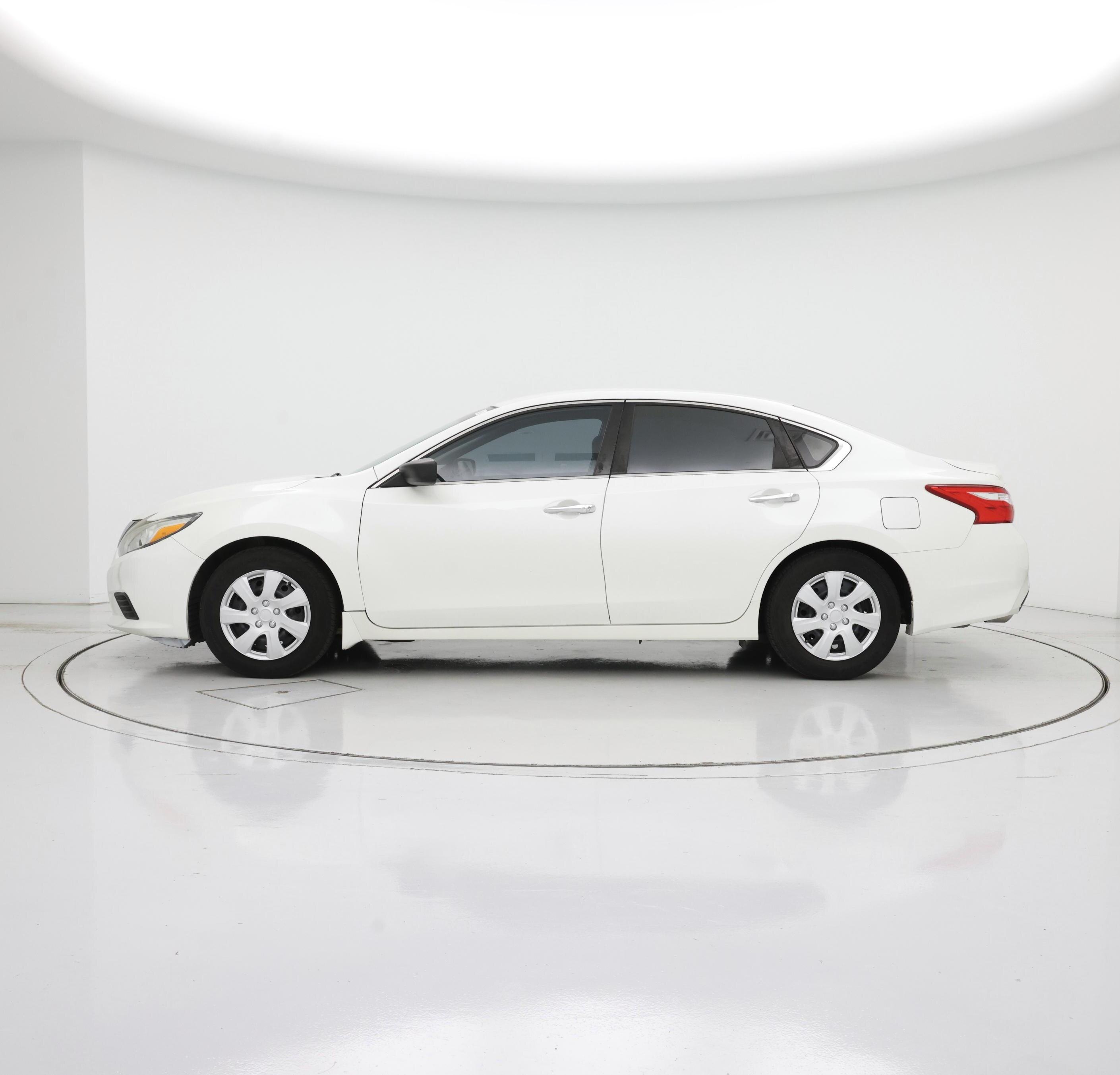 Thumbnail: 2016 Nissan Altima - 3