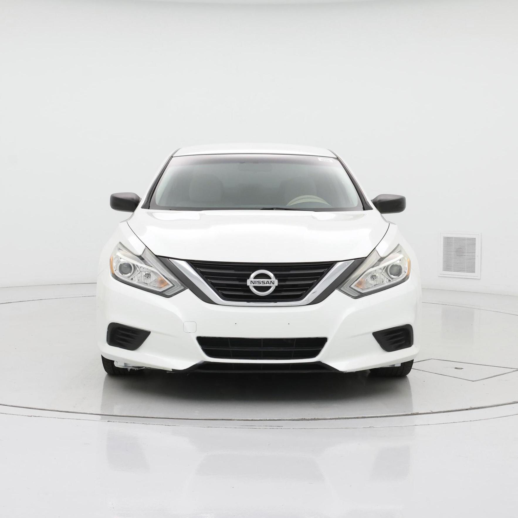 Thumbnail: 2016 Nissan Altima - 5