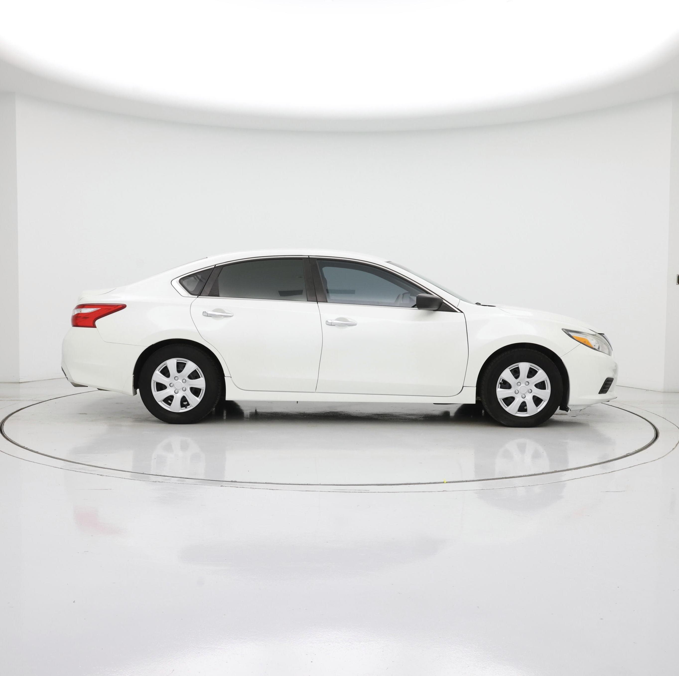 Thumbnail: 2016 Nissan Altima - 7