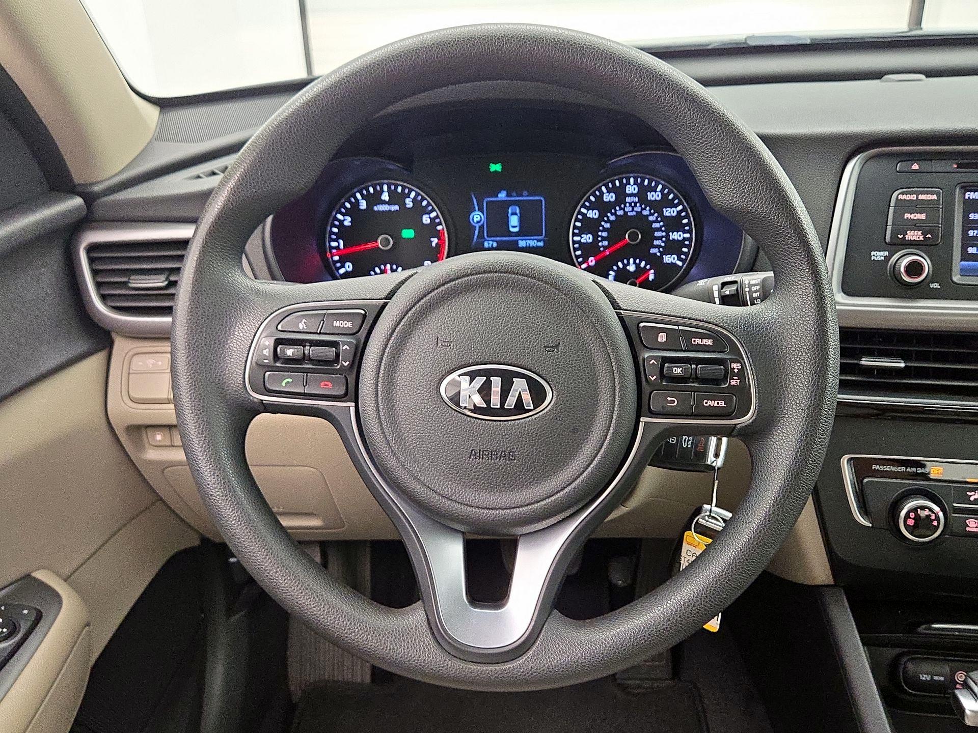 Thumbnail: 2016 Kia Optima - 10