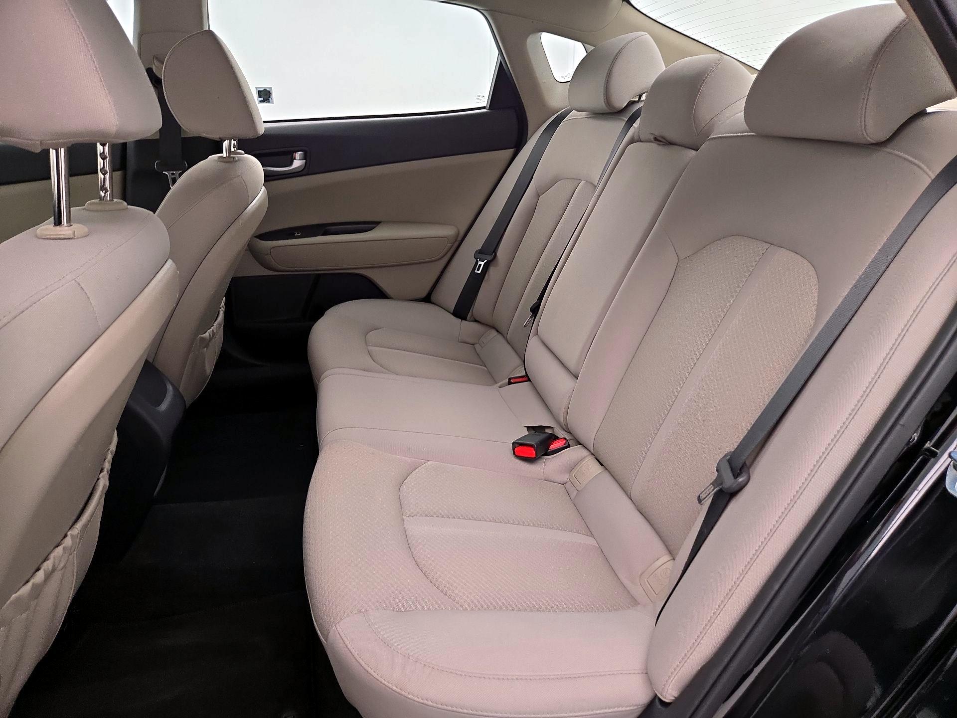 Thumbnail: 2016 Kia Optima - 19