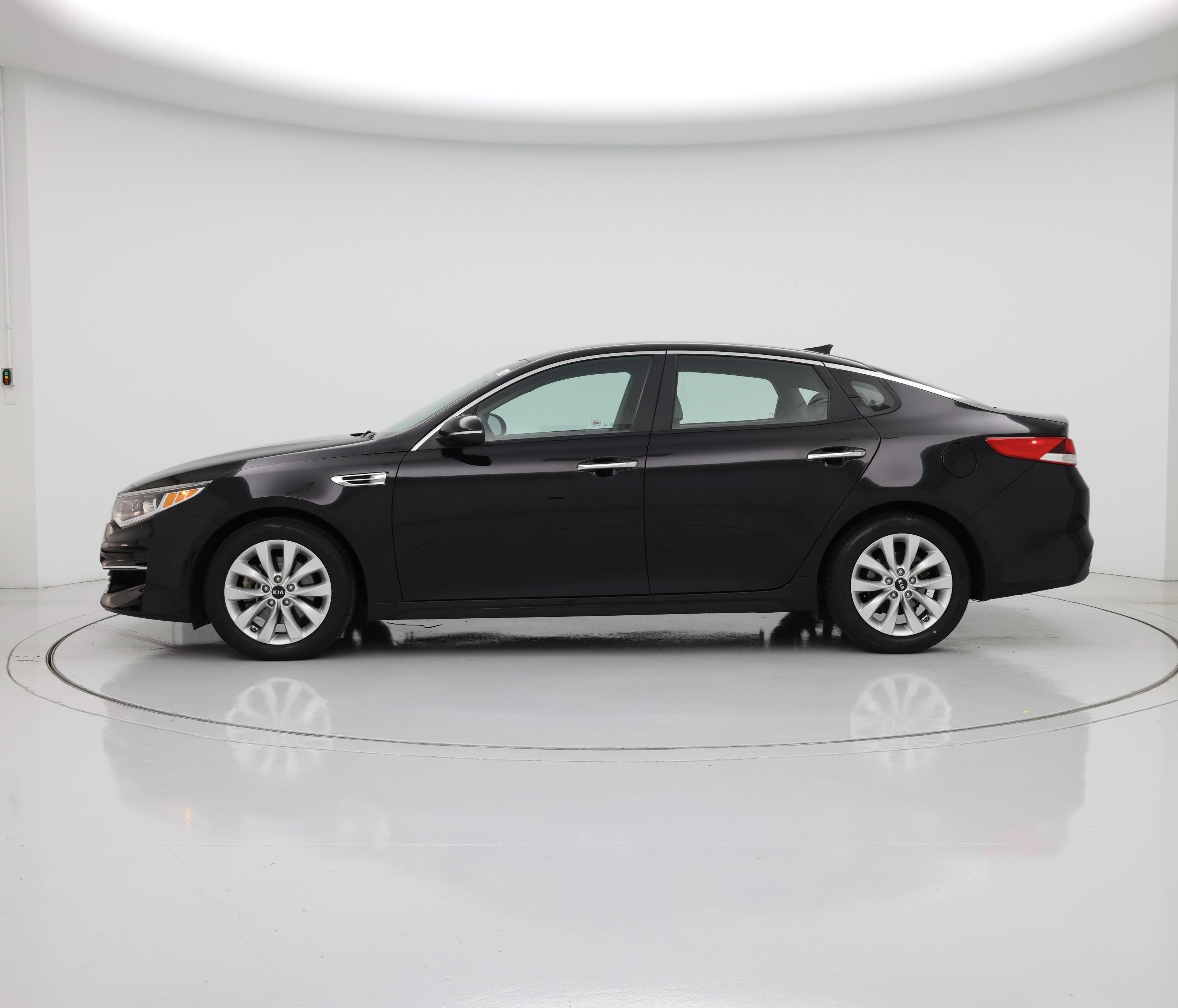 Thumbnail: 2016 Kia Optima - 3