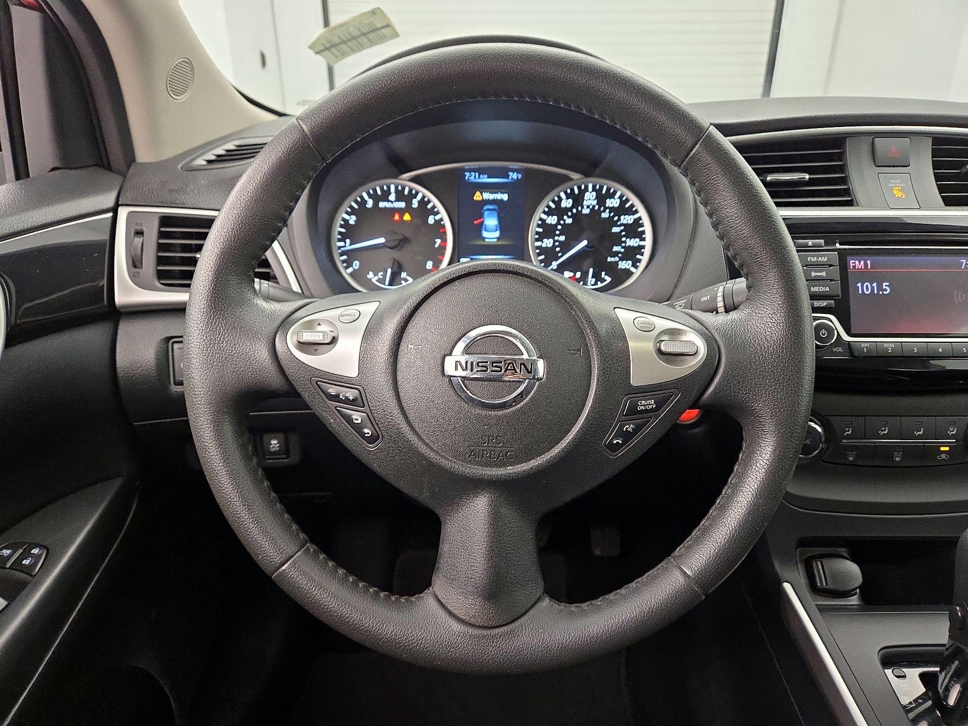 Thumbnail: 2017 Nissan Sentra - 10