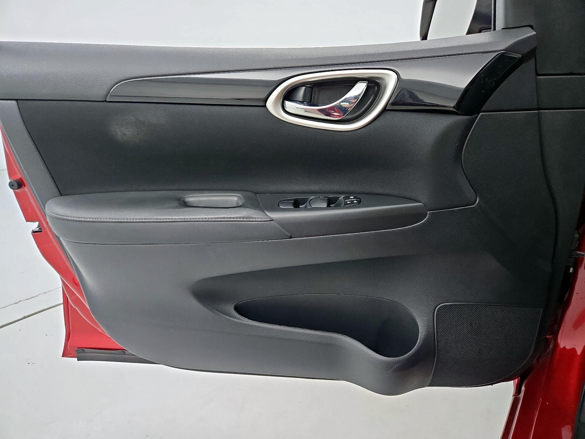 Thumbnail: 2017 Nissan Sentra - 12